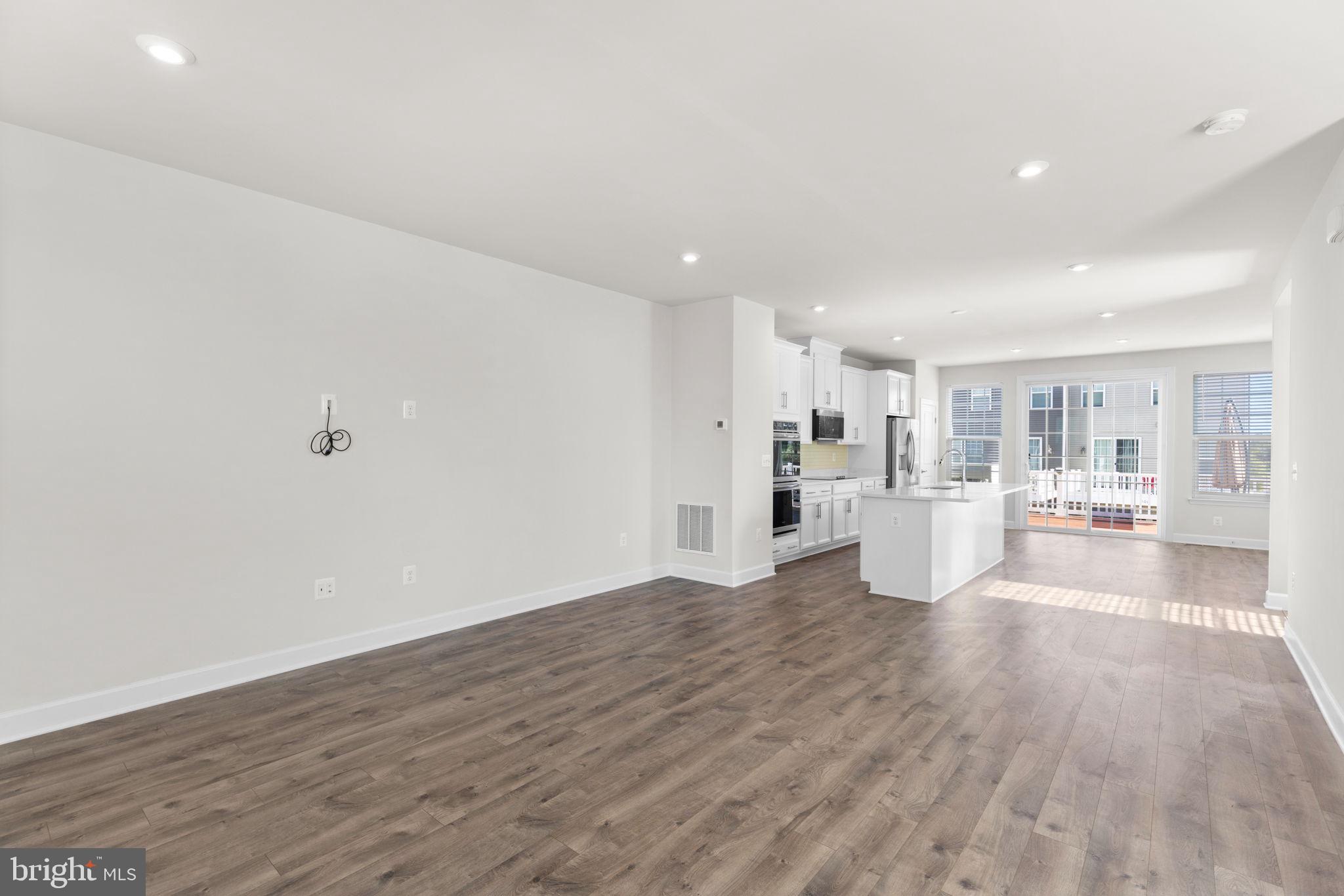 LANDING AT CENTRAL PARK - Residential