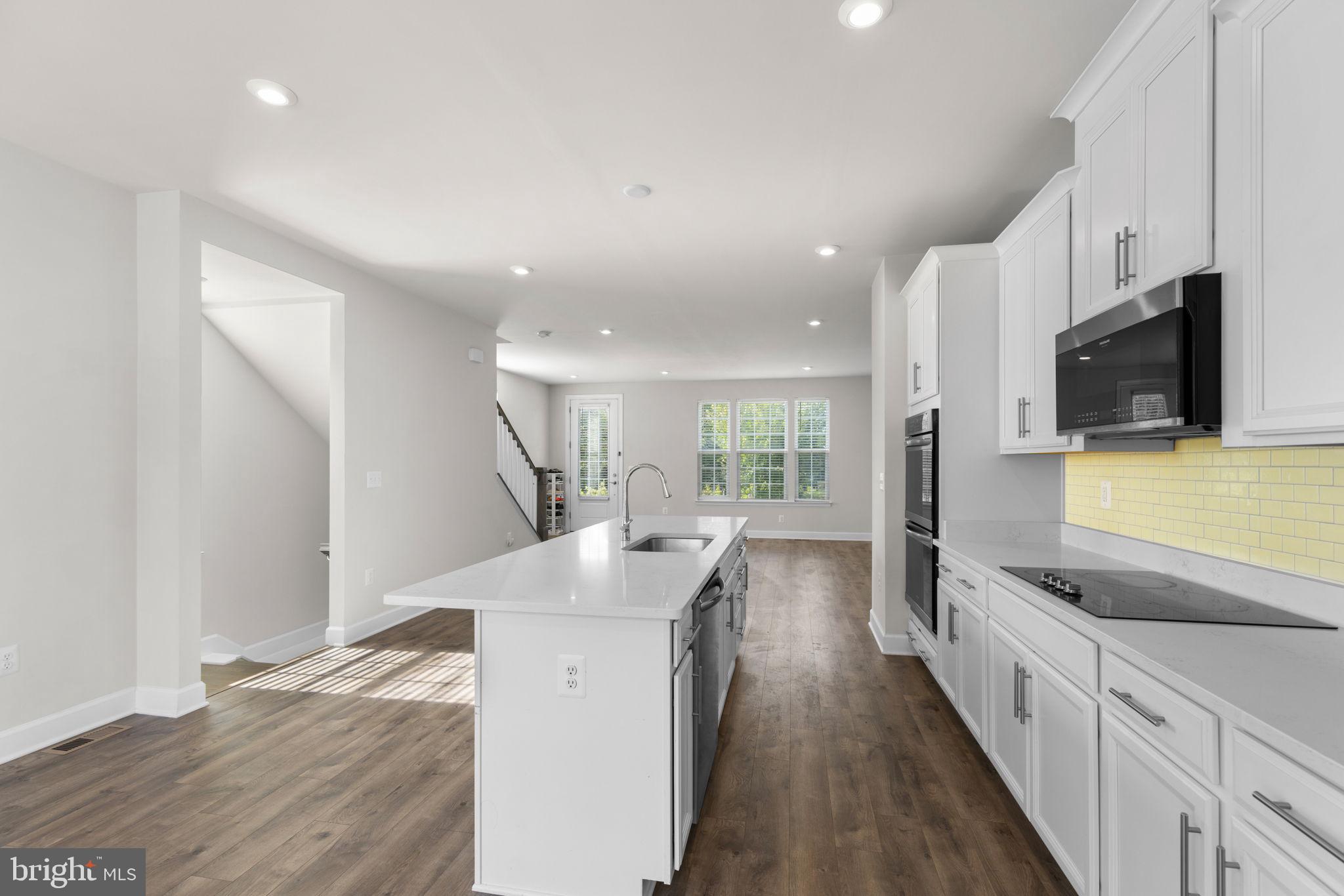 LANDING AT CENTRAL PARK - Residential