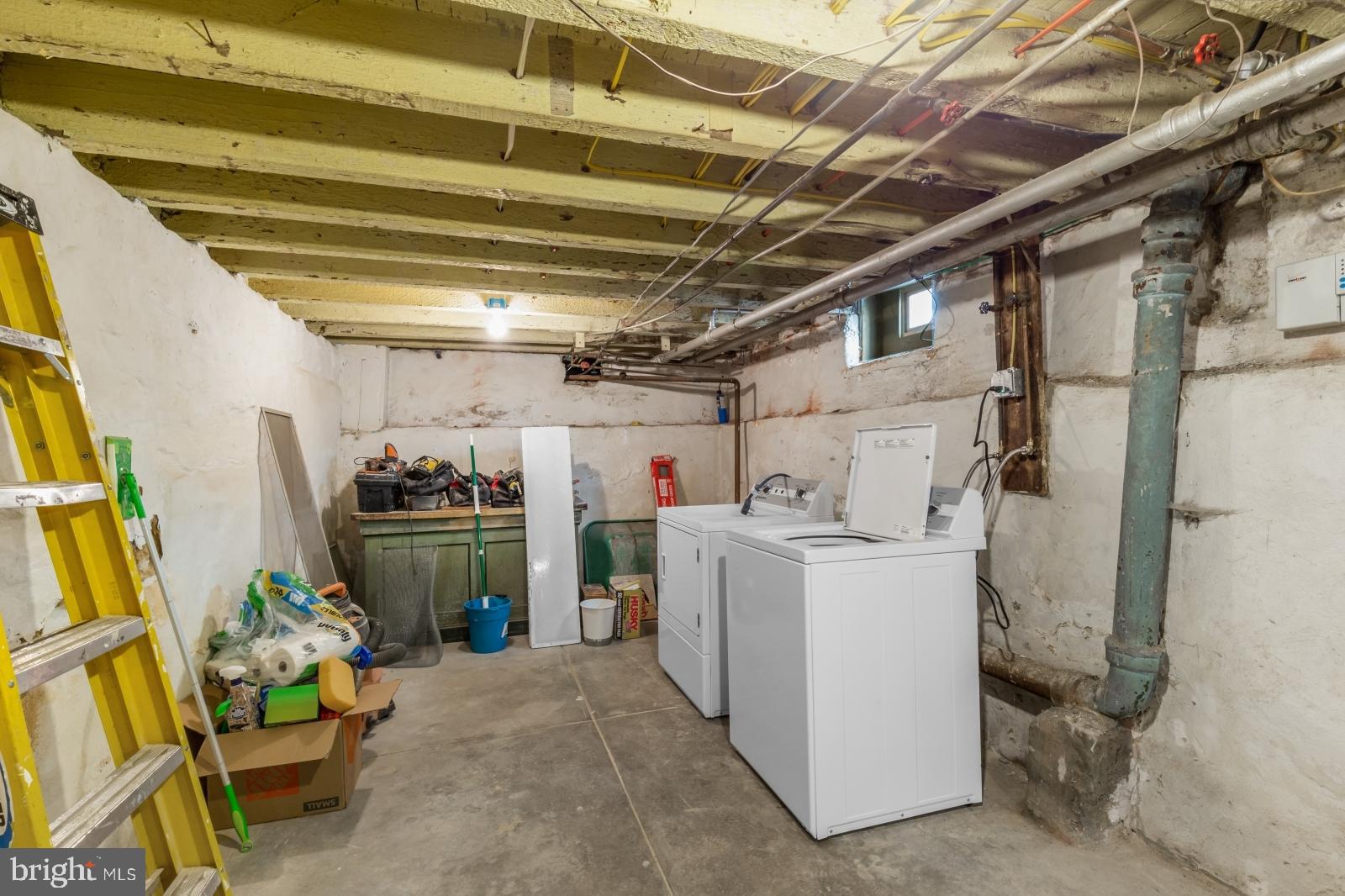 OLDE RICHMOND - Residential Lease