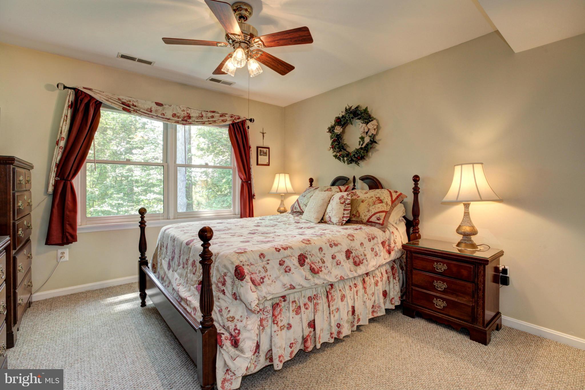 CHESTNUT RIDGE MANOR - Residential