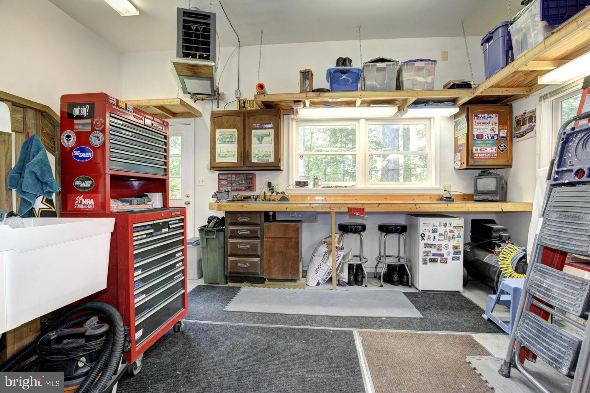 CHESTNUT RIDGE MANOR - Residential