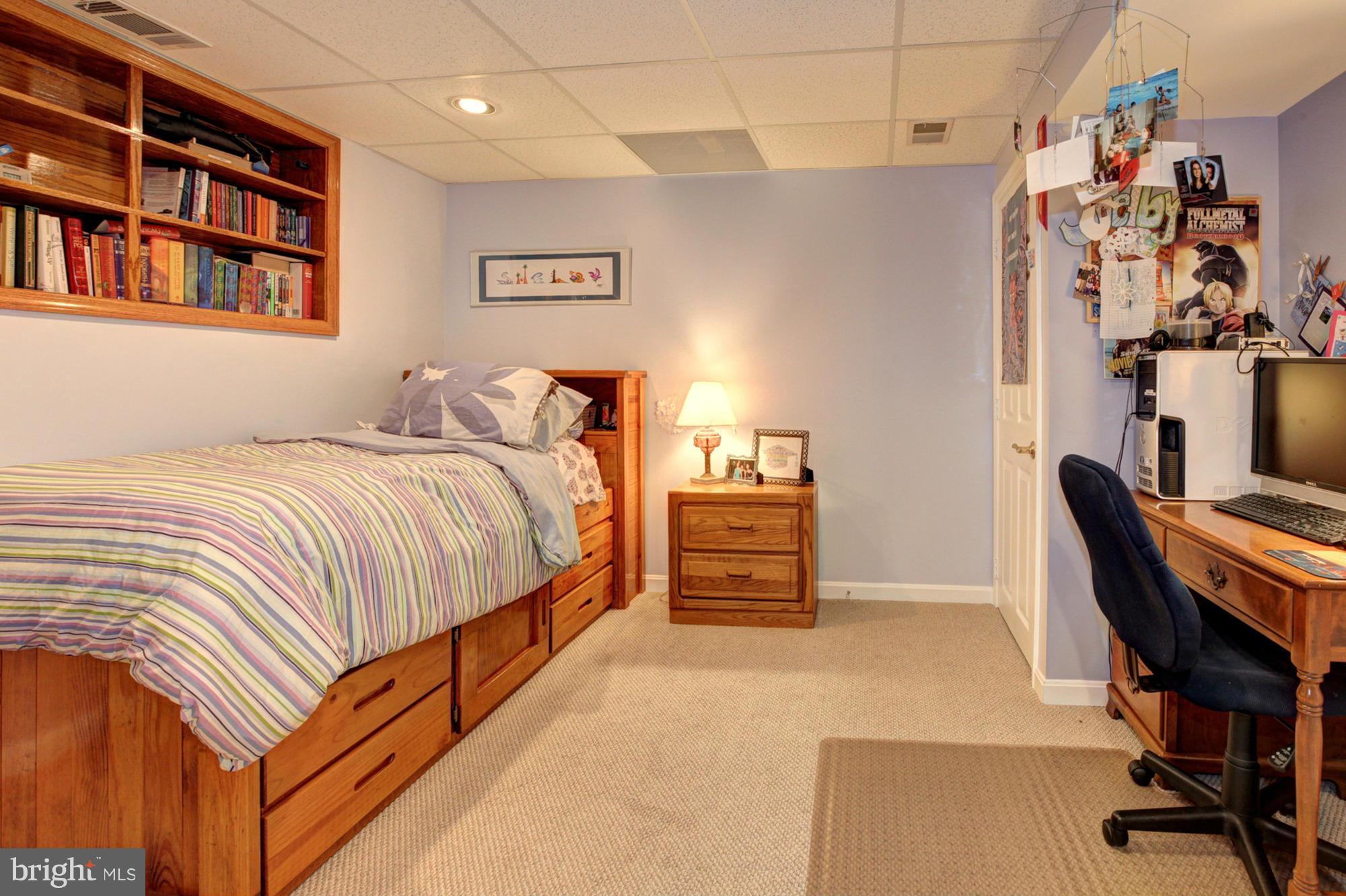 CHESTNUT RIDGE MANOR - Residential