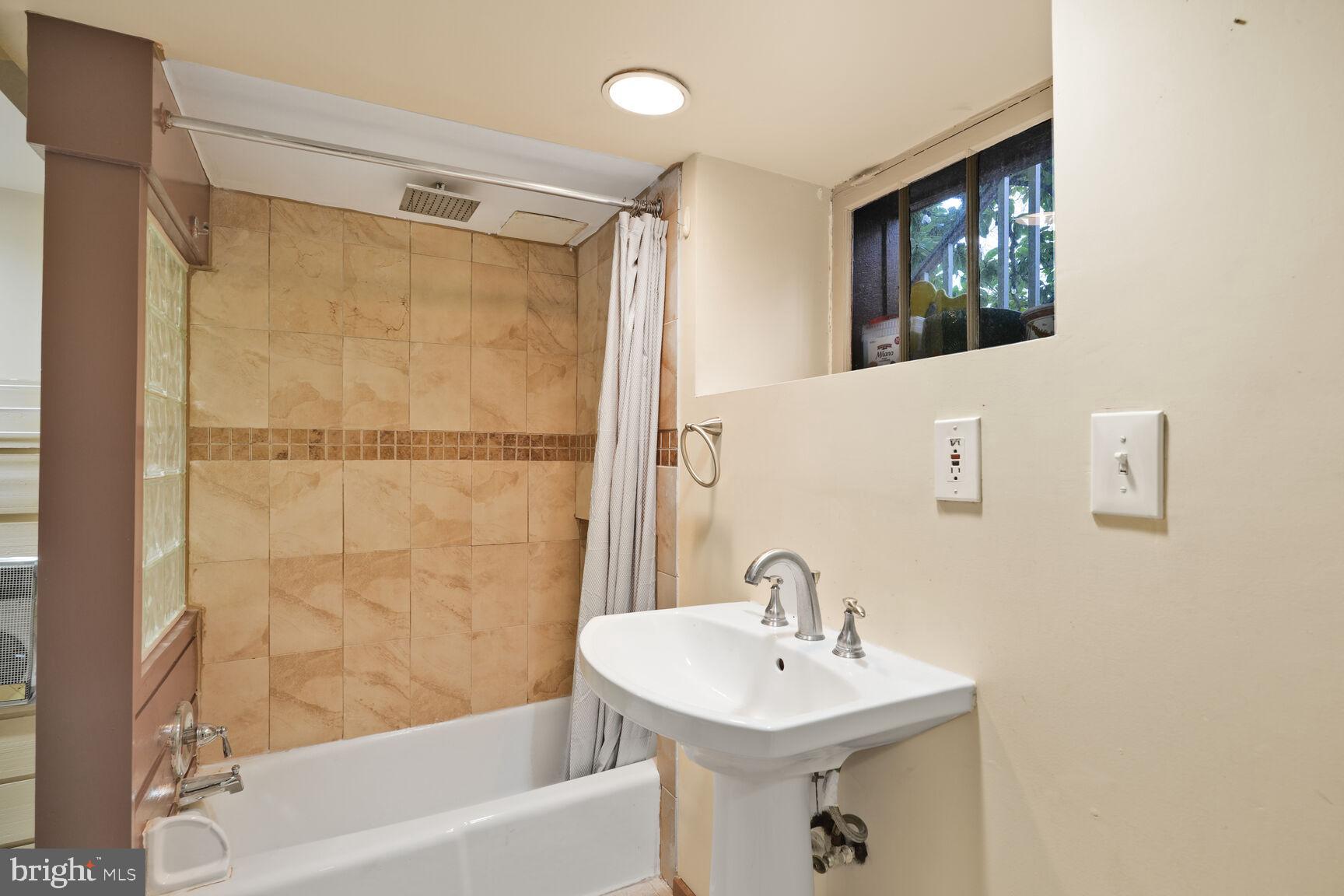 ALTA VISTA - Residential