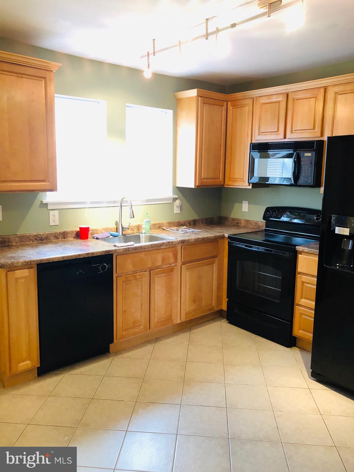 EAST PASSYUNK CROSSING - Residential Lease