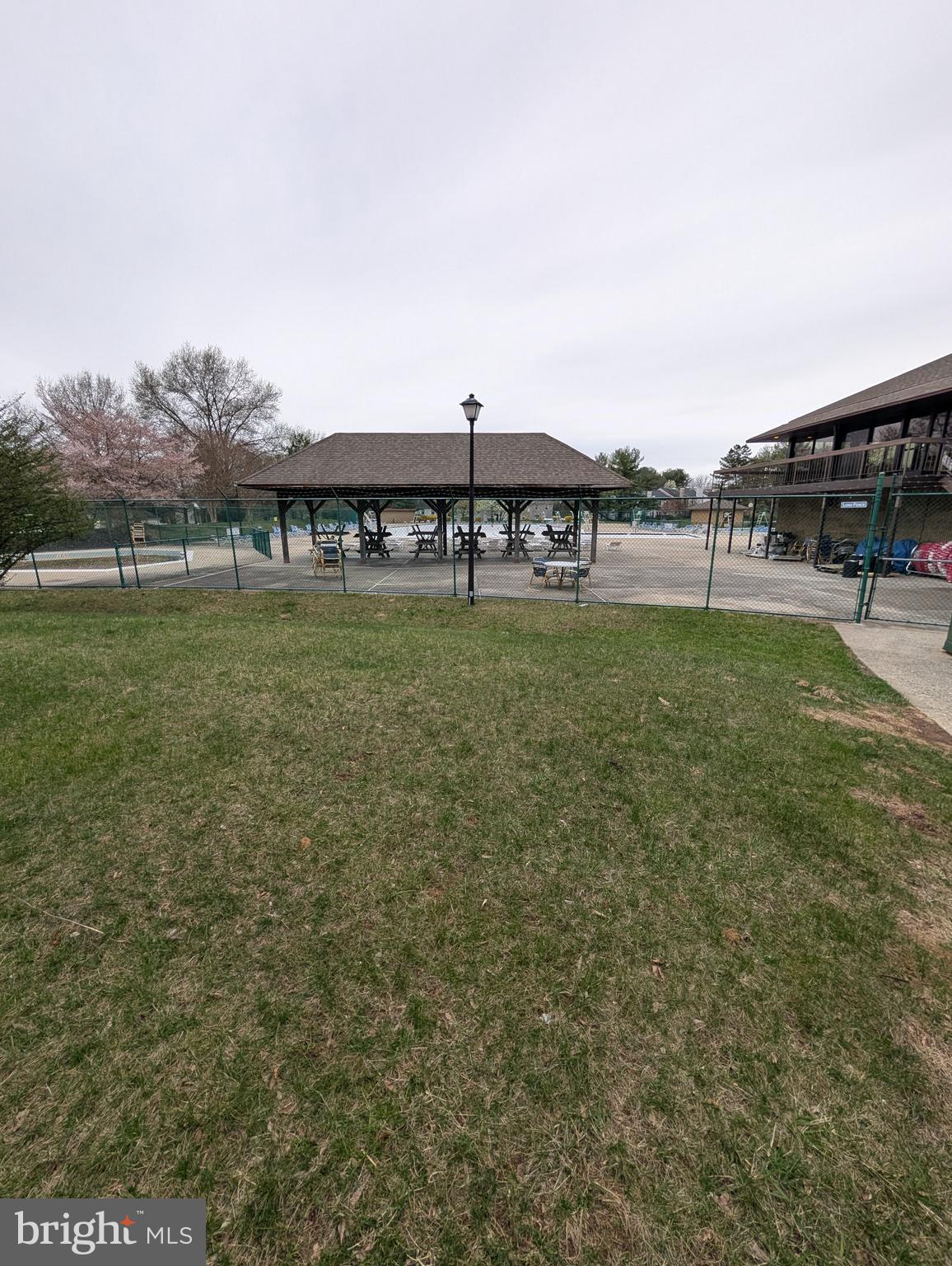 FLOWER HILL - Residential