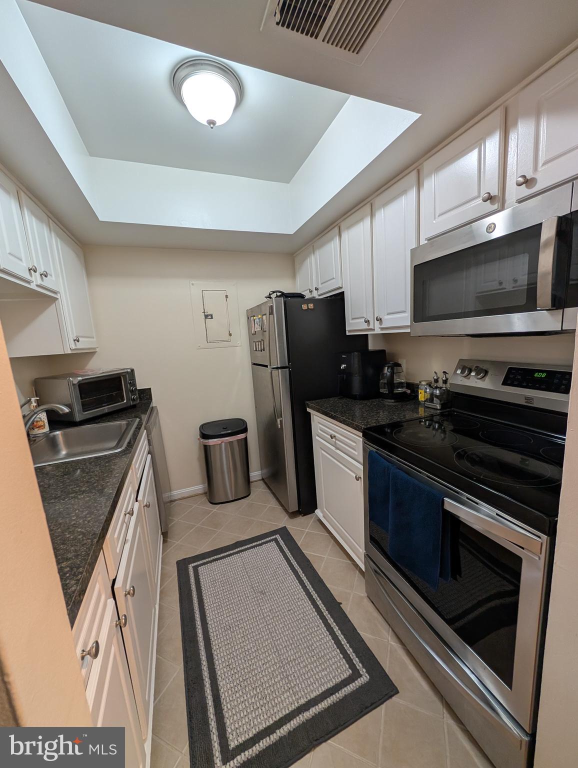 FLOWER HILL - Residential