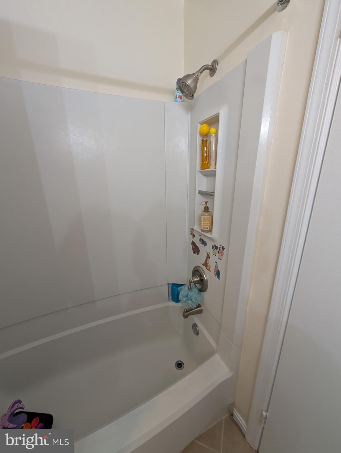 FLOWER HILL - Residential