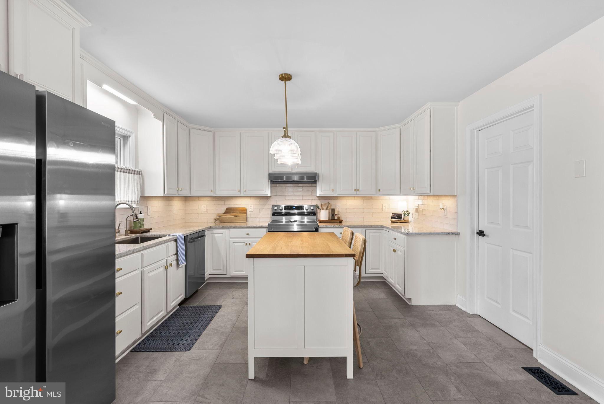 FRANKLIN MANOR - Residential