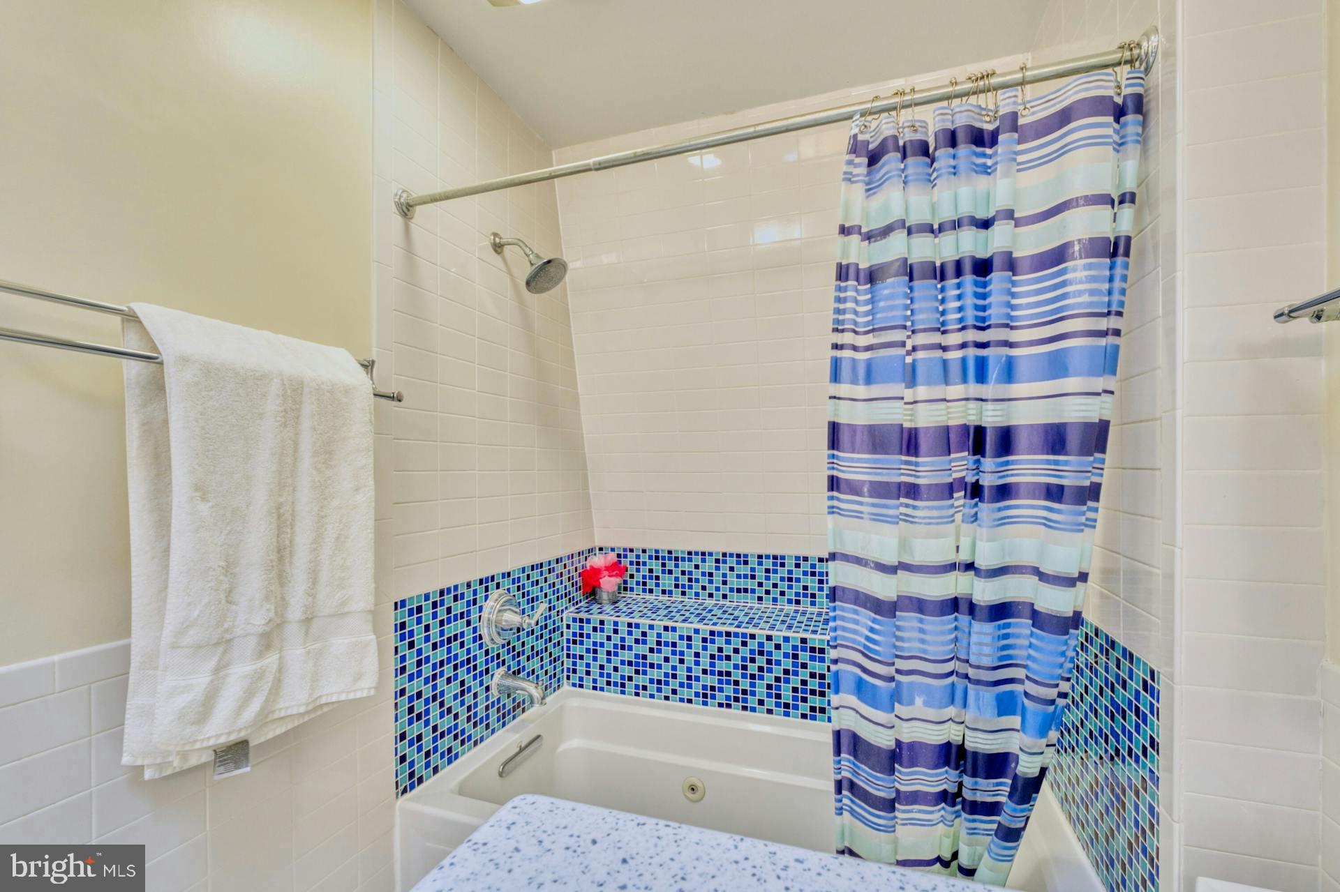 FOX LAKE - Residential