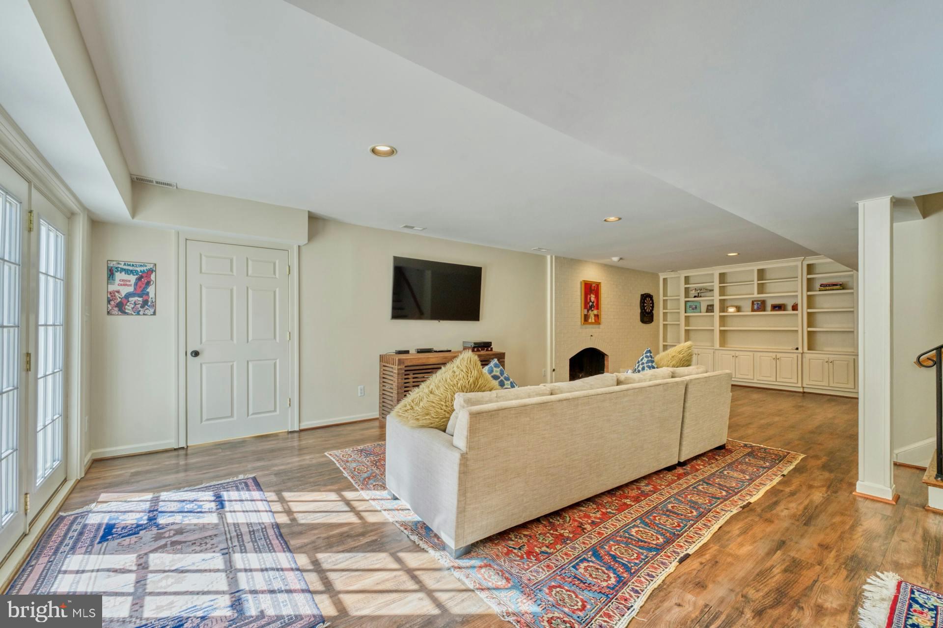 FOX LAKE - Residential