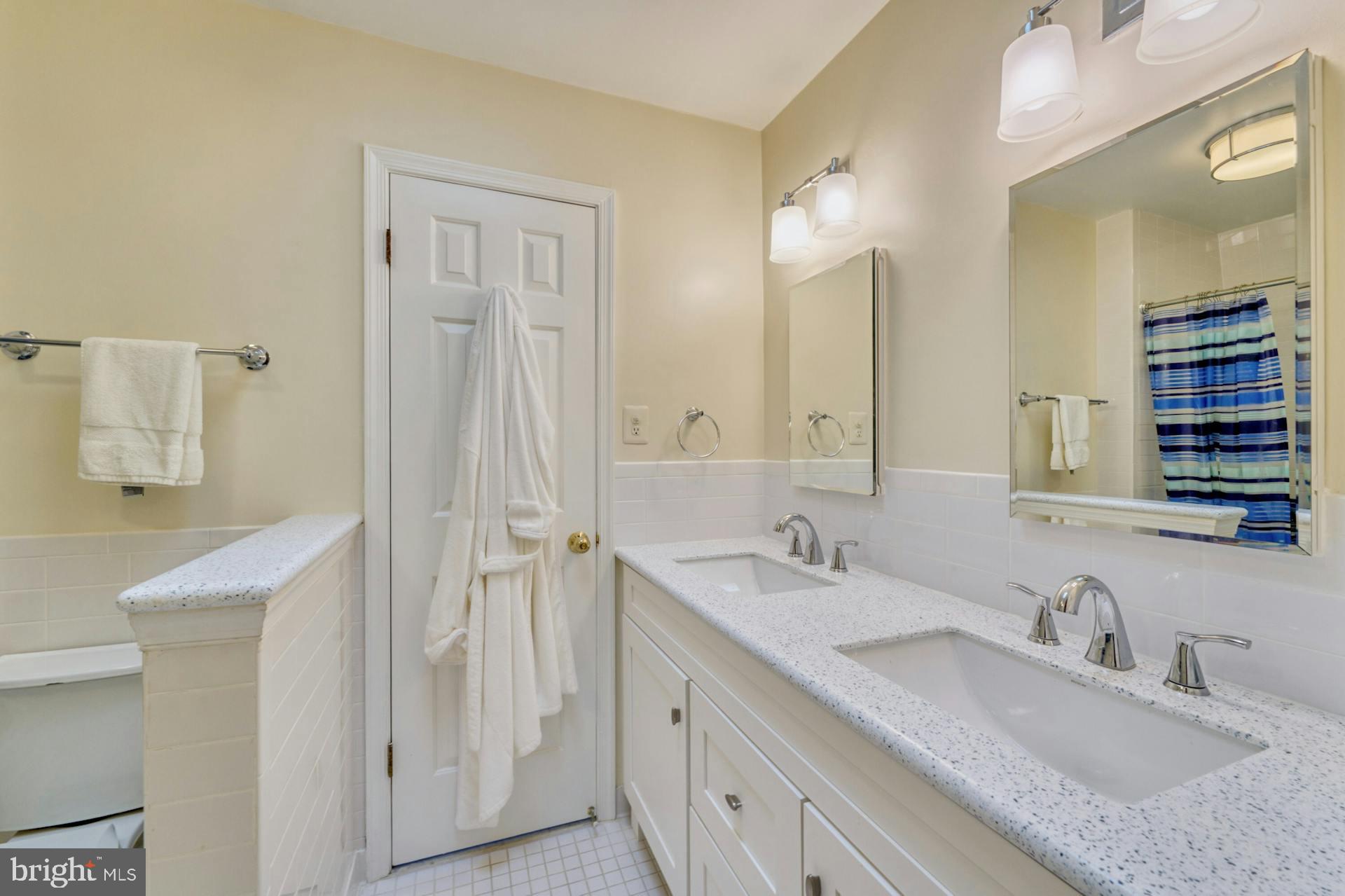 FOX LAKE - Residential