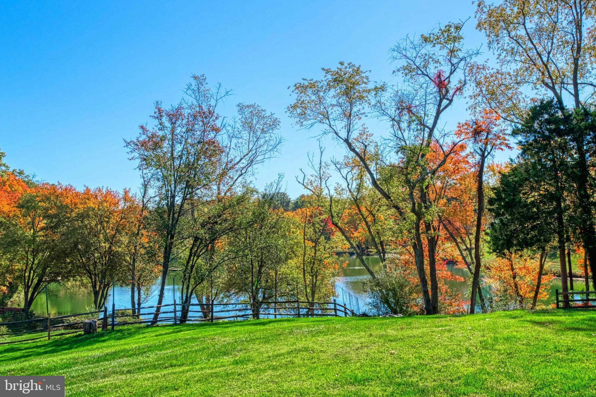 FOX LAKE - Residential