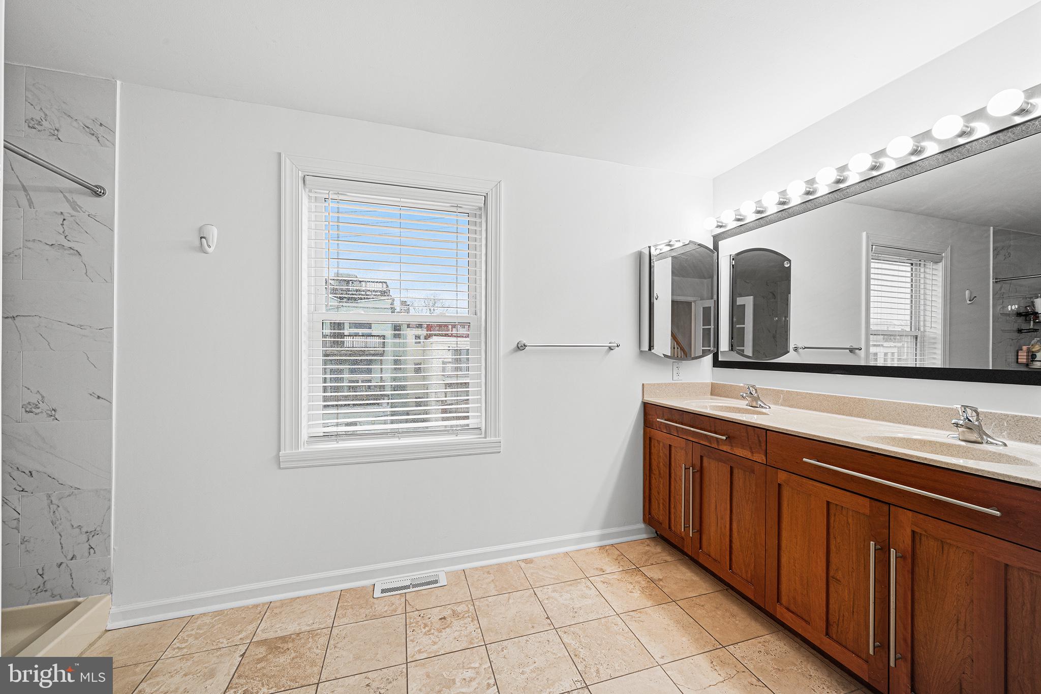 ART MUSEUM AREA - Residential