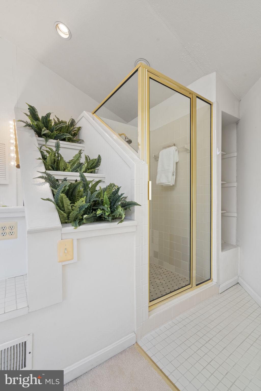 CEDAR CLUSTER TWNHSE - Residential