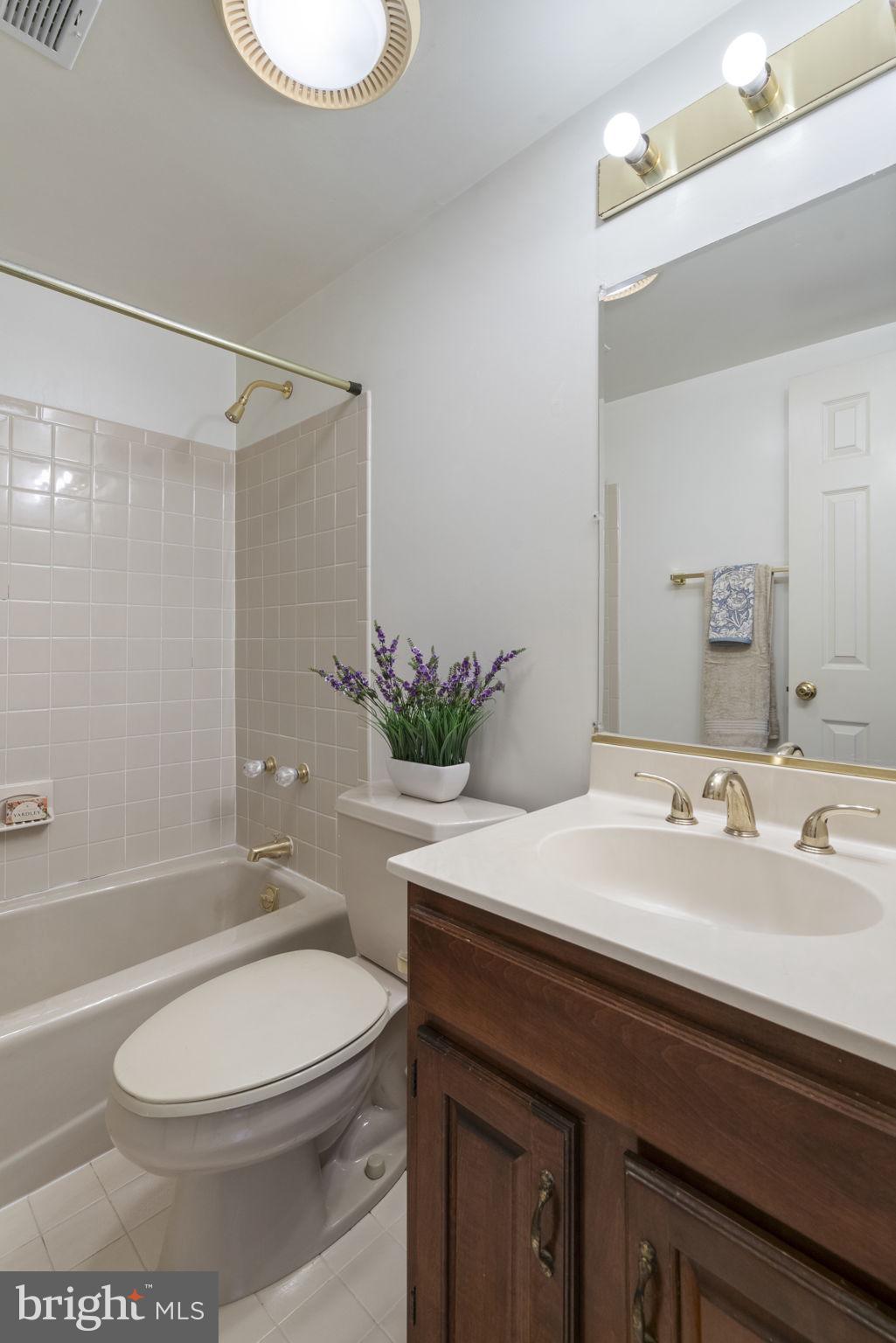 CEDAR CLUSTER TWNHSE - Residential