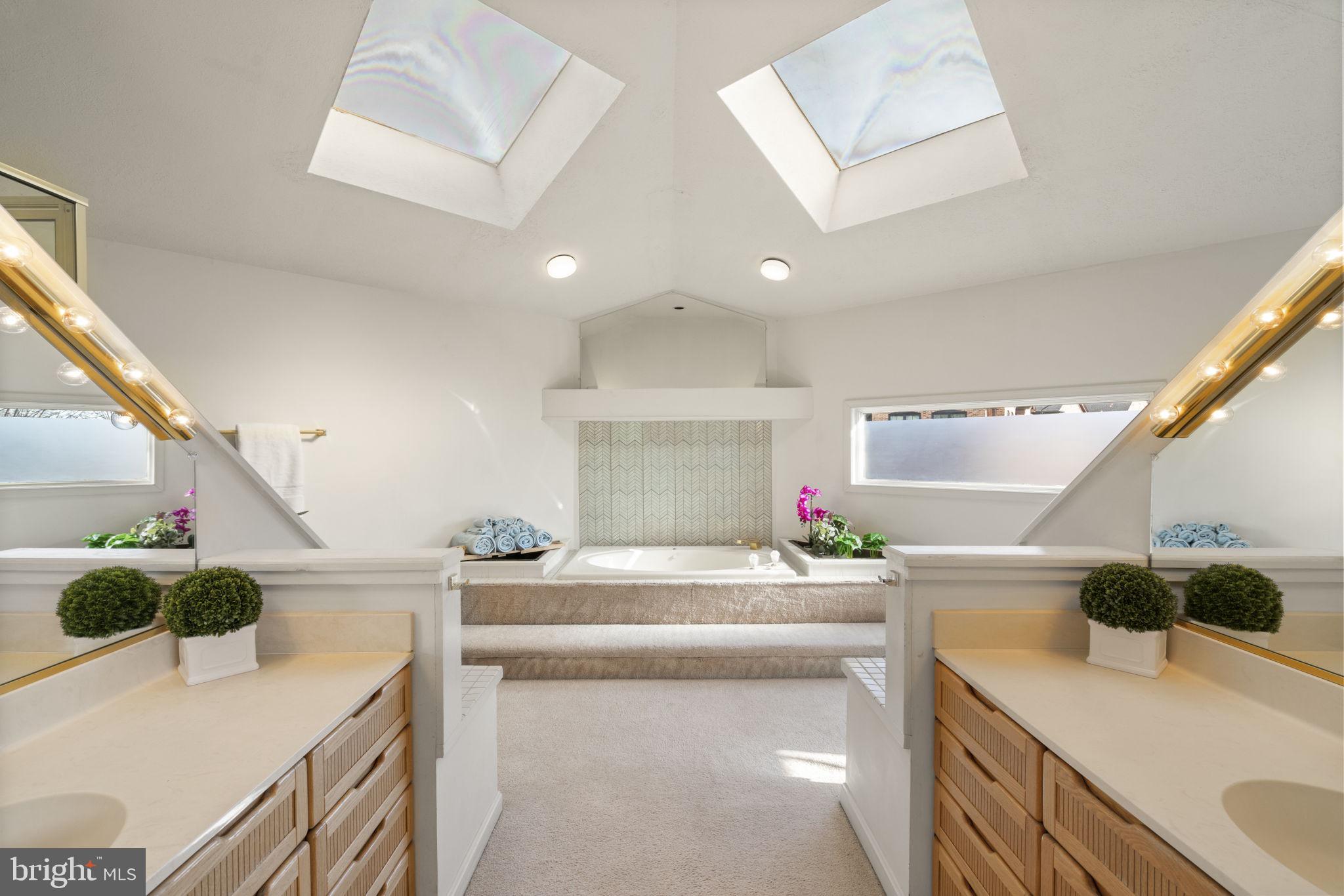 CEDAR CLUSTER TWNHSE - Residential