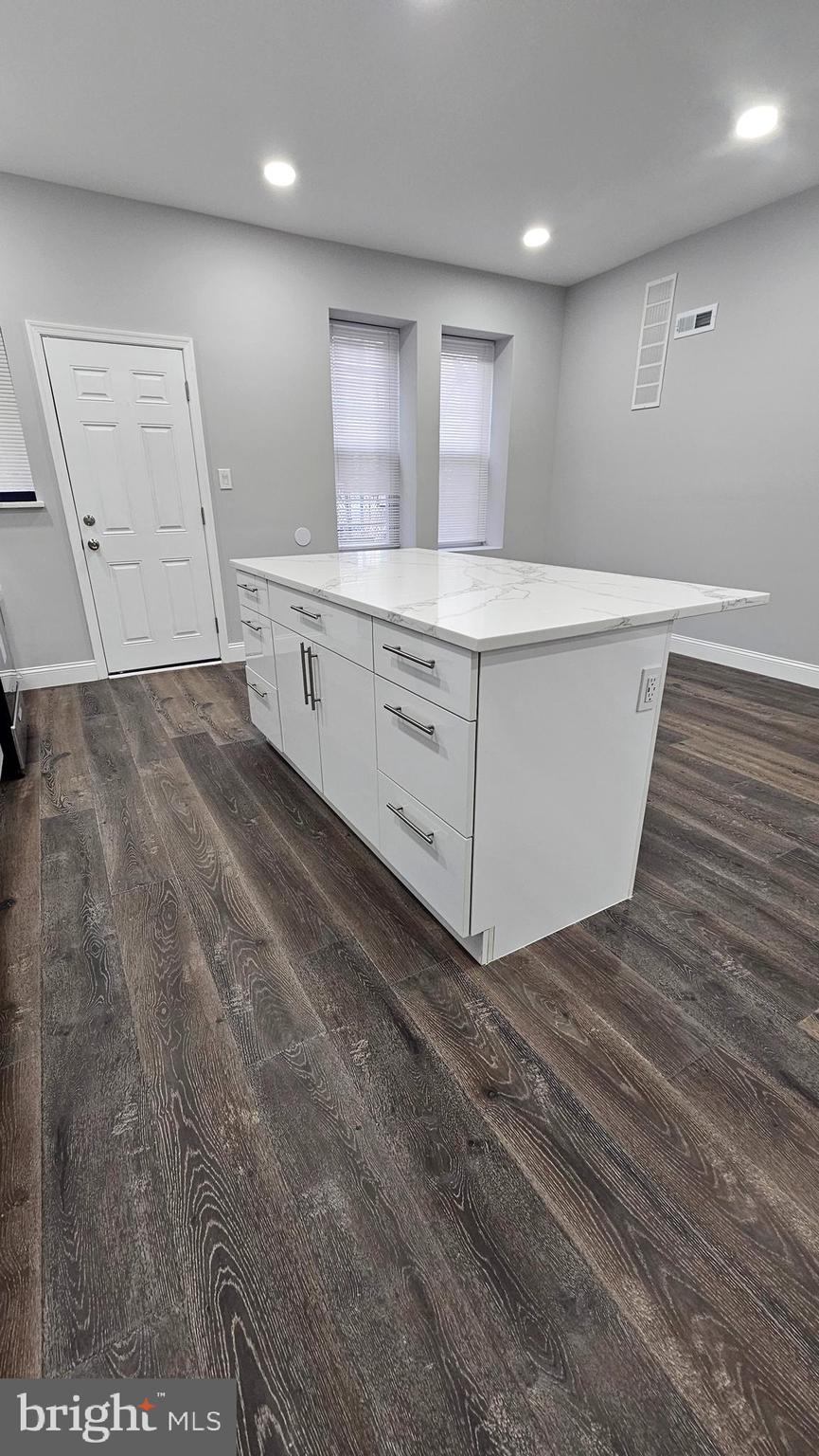 WEST KENSINGTON - Residential