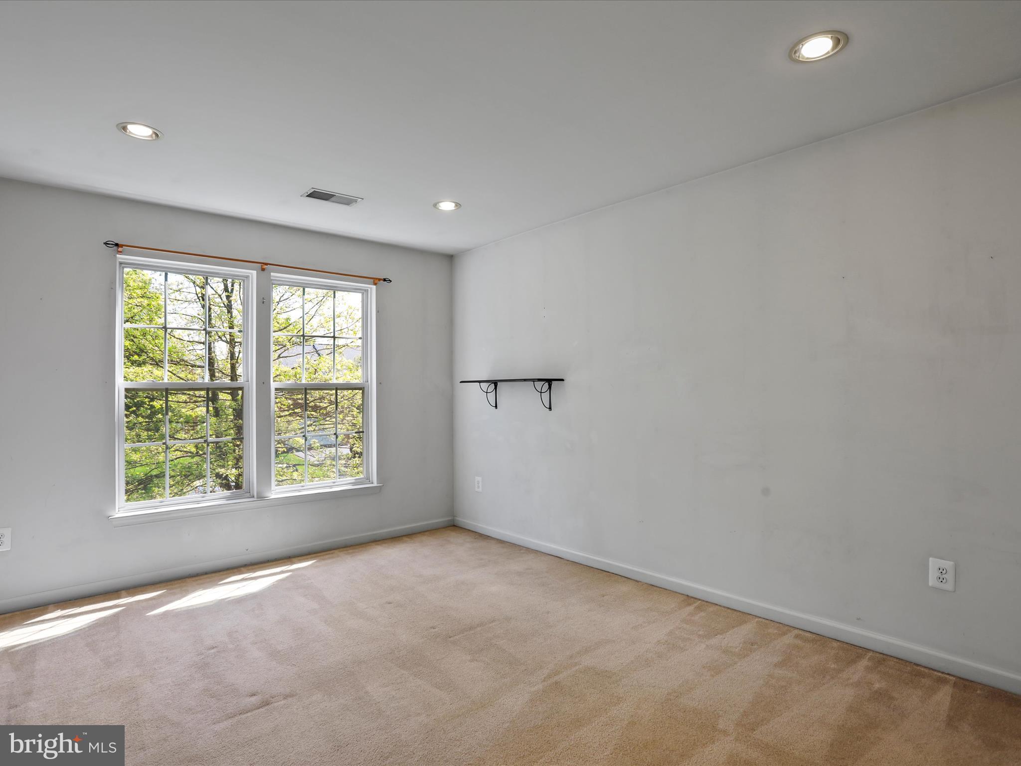 SUN MEADOW - Residential