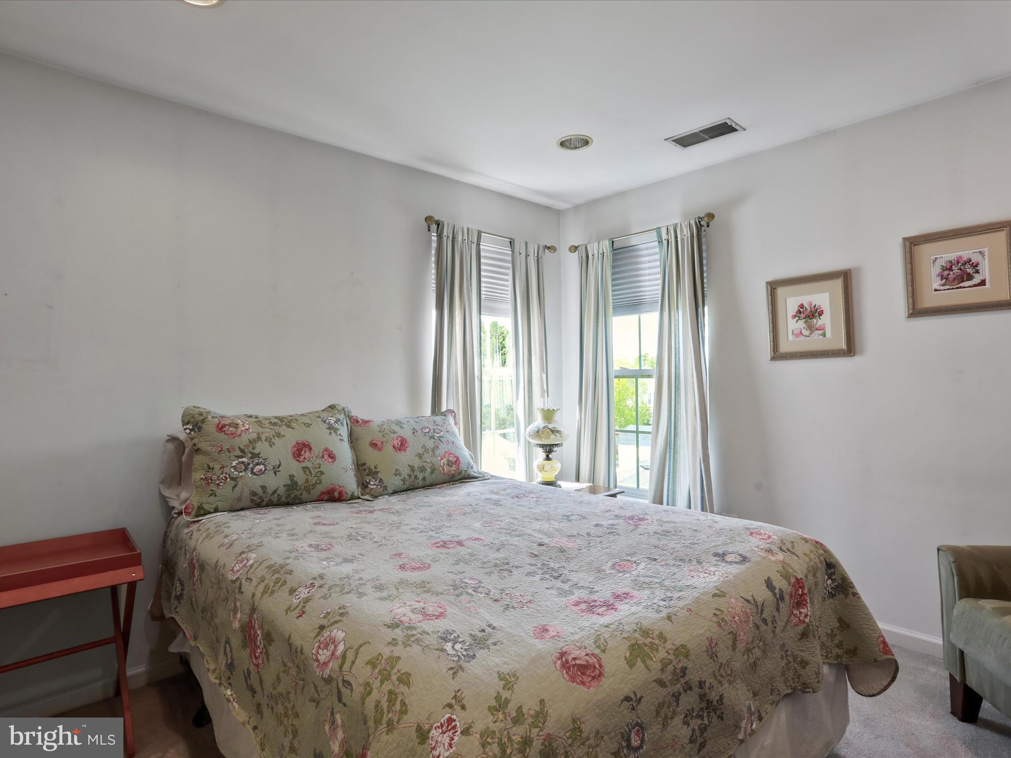 SUN MEADOW - Residential