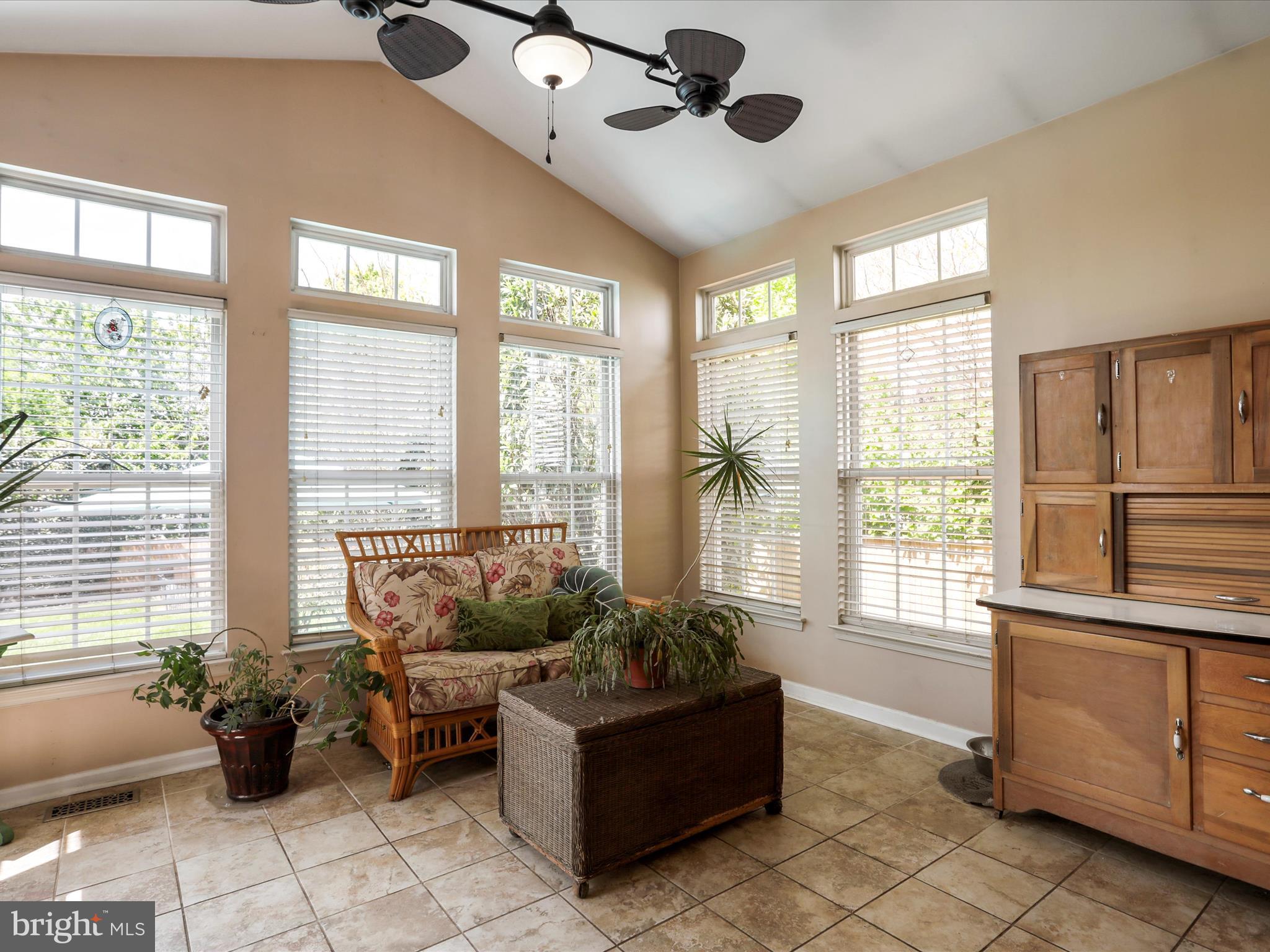 SUN MEADOW - Residential