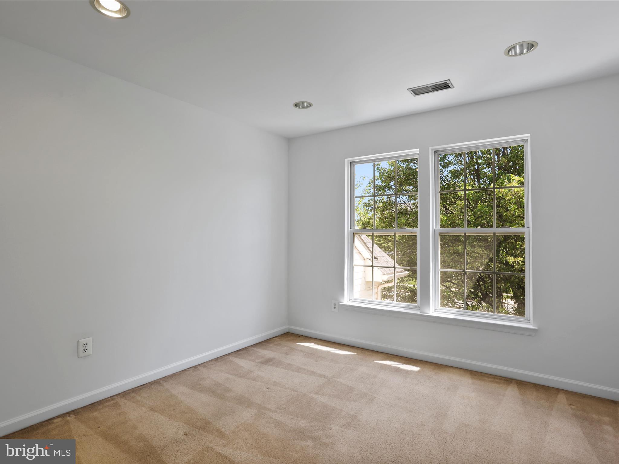 SUN MEADOW - Residential