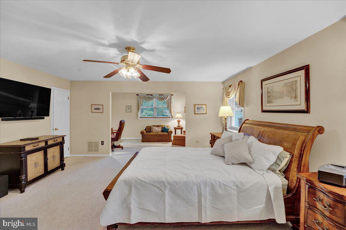 GWYN LYN - Residential