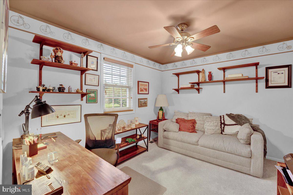 GWYN LYN - Residential