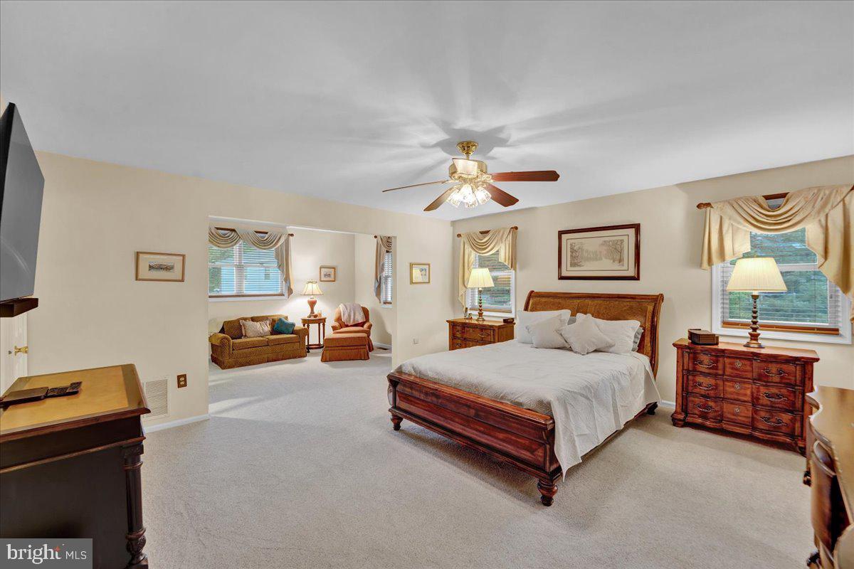 GWYN LYN - Residential