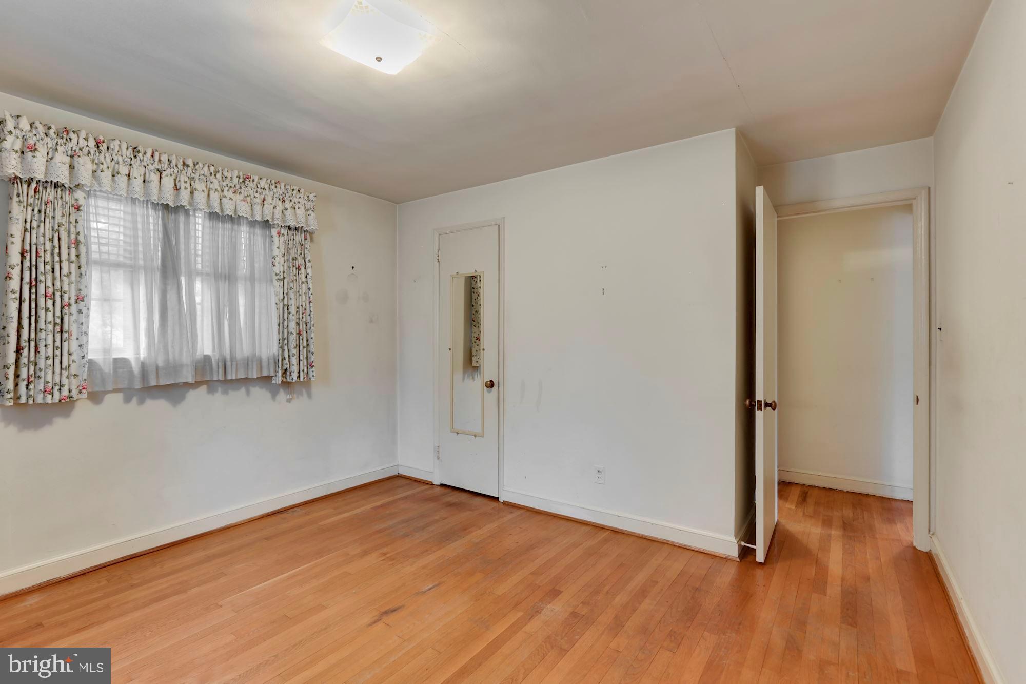 BROYHILL CREST - Residential