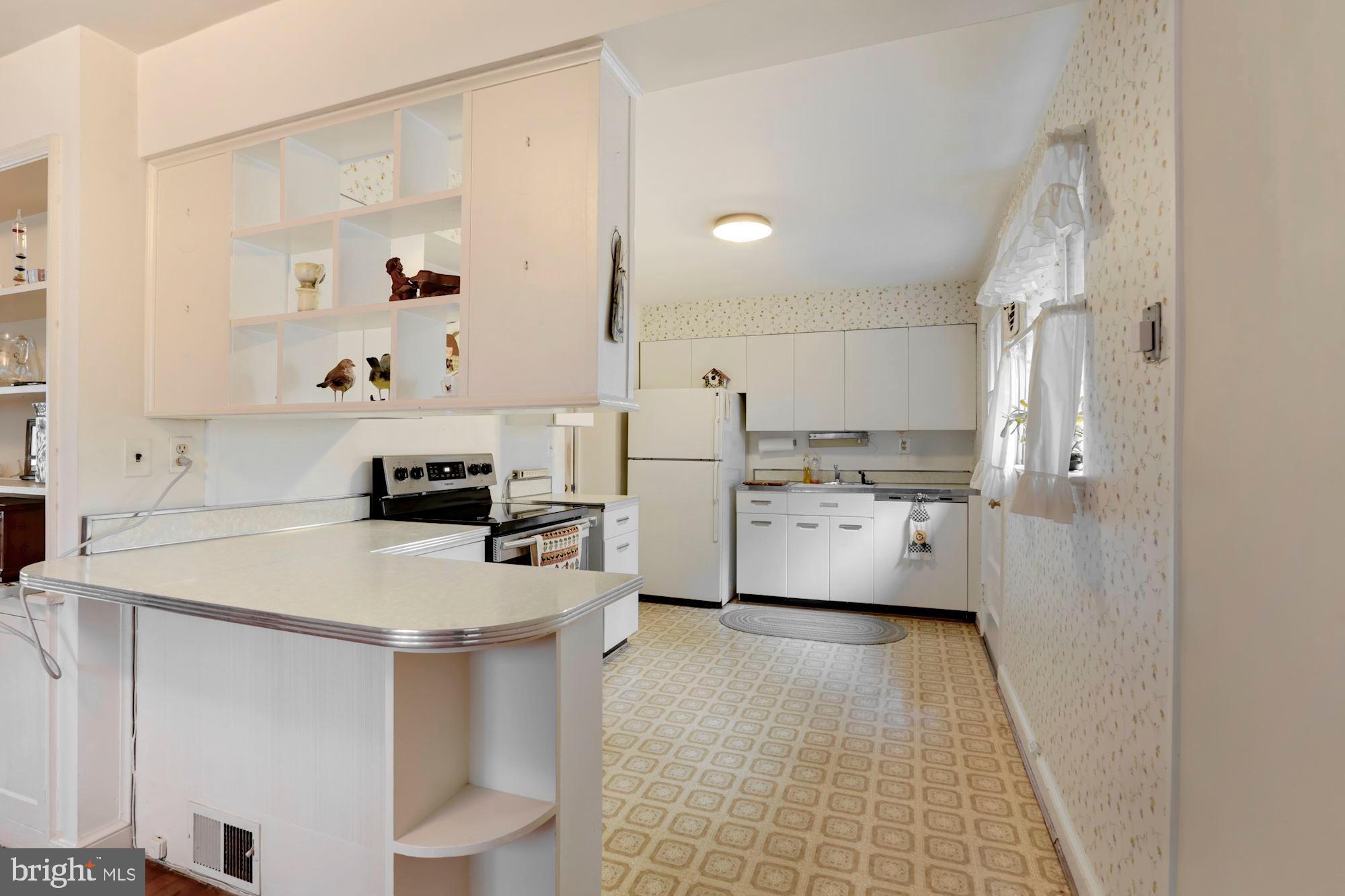 BROYHILL CREST - Residential