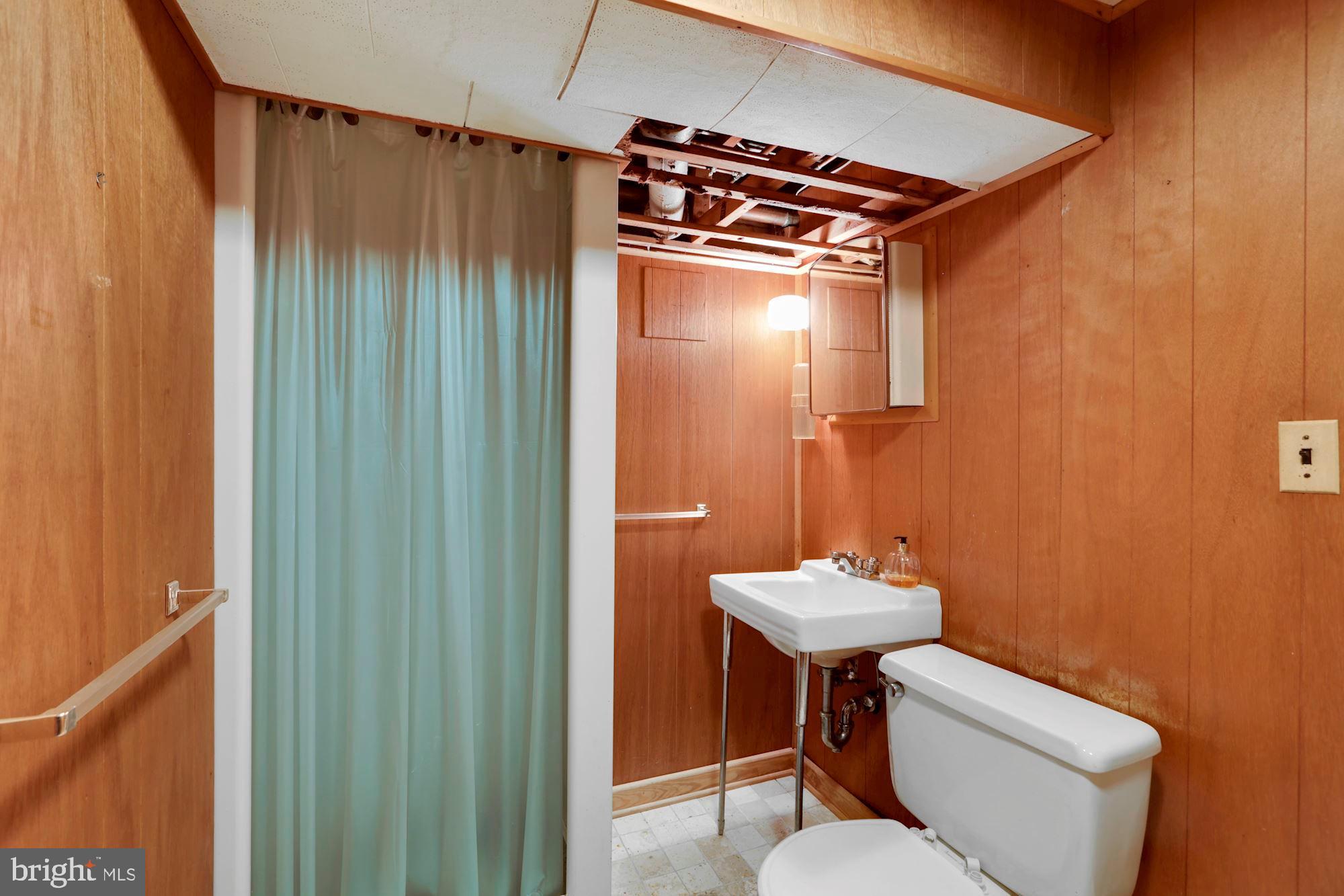 BROYHILL CREST - Residential