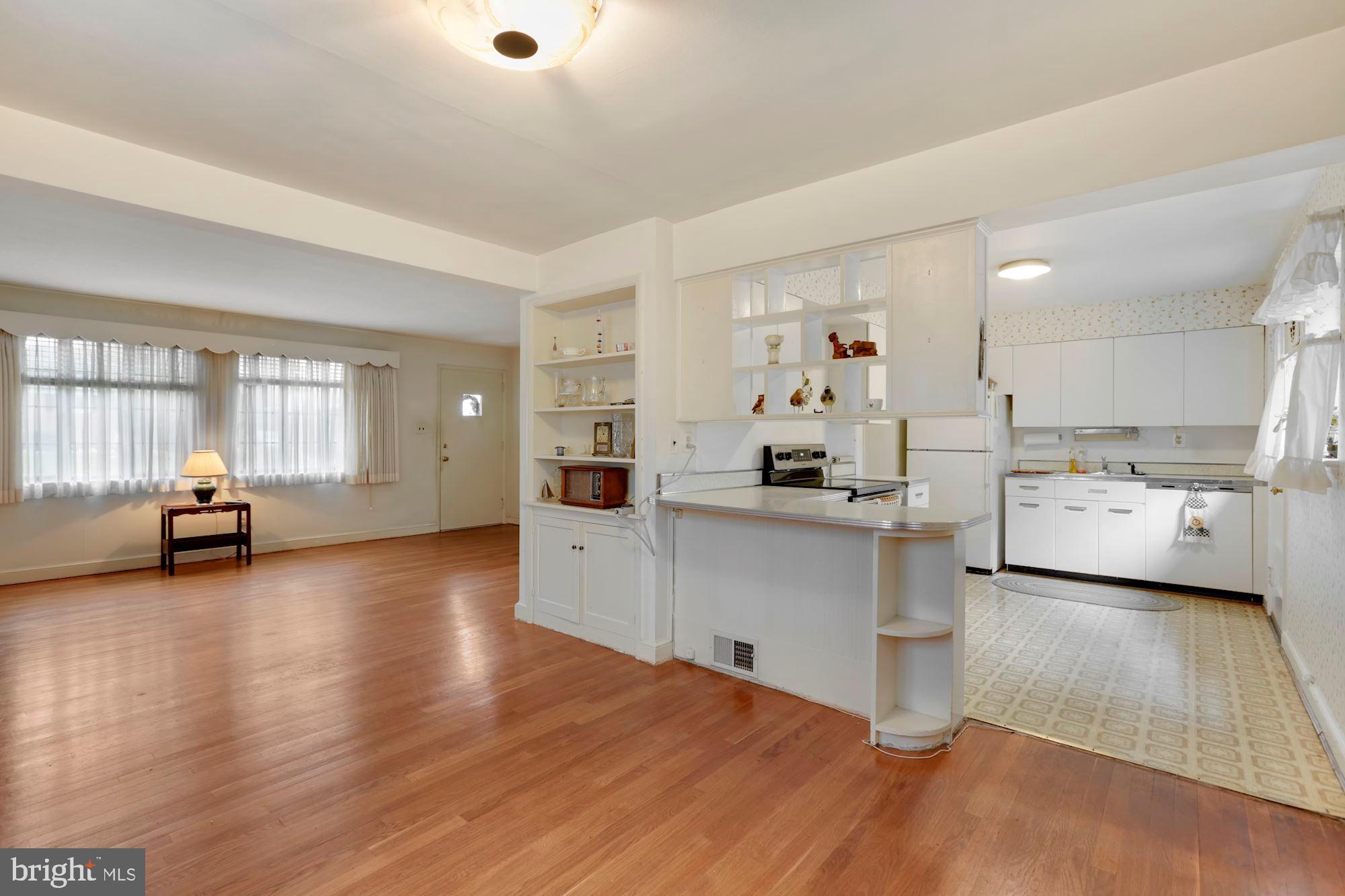 BROYHILL CREST - Residential