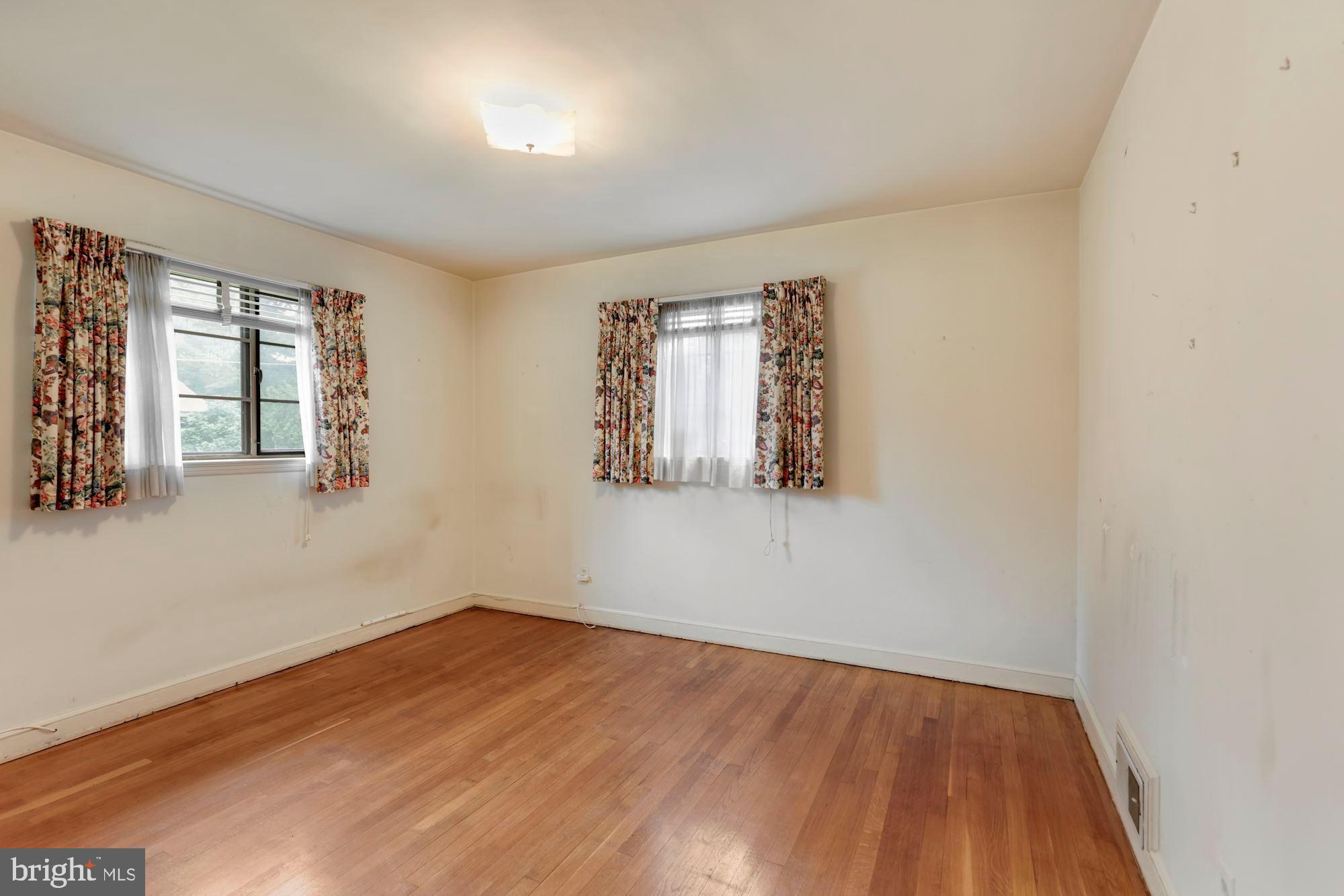 BROYHILL CREST - Residential