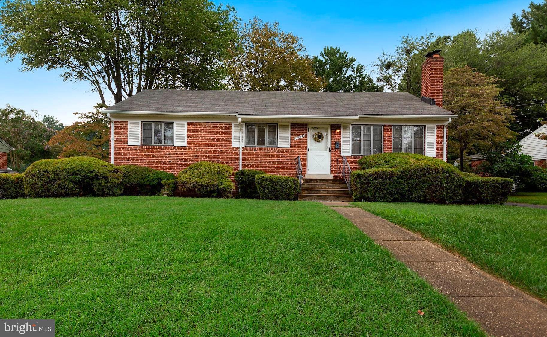 BROYHILL CREST - Residential