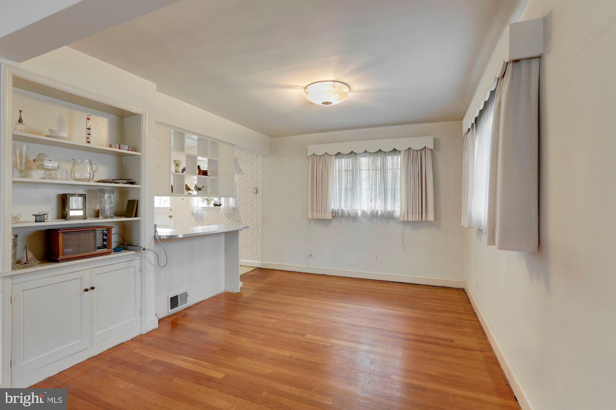 BROYHILL CREST - Residential