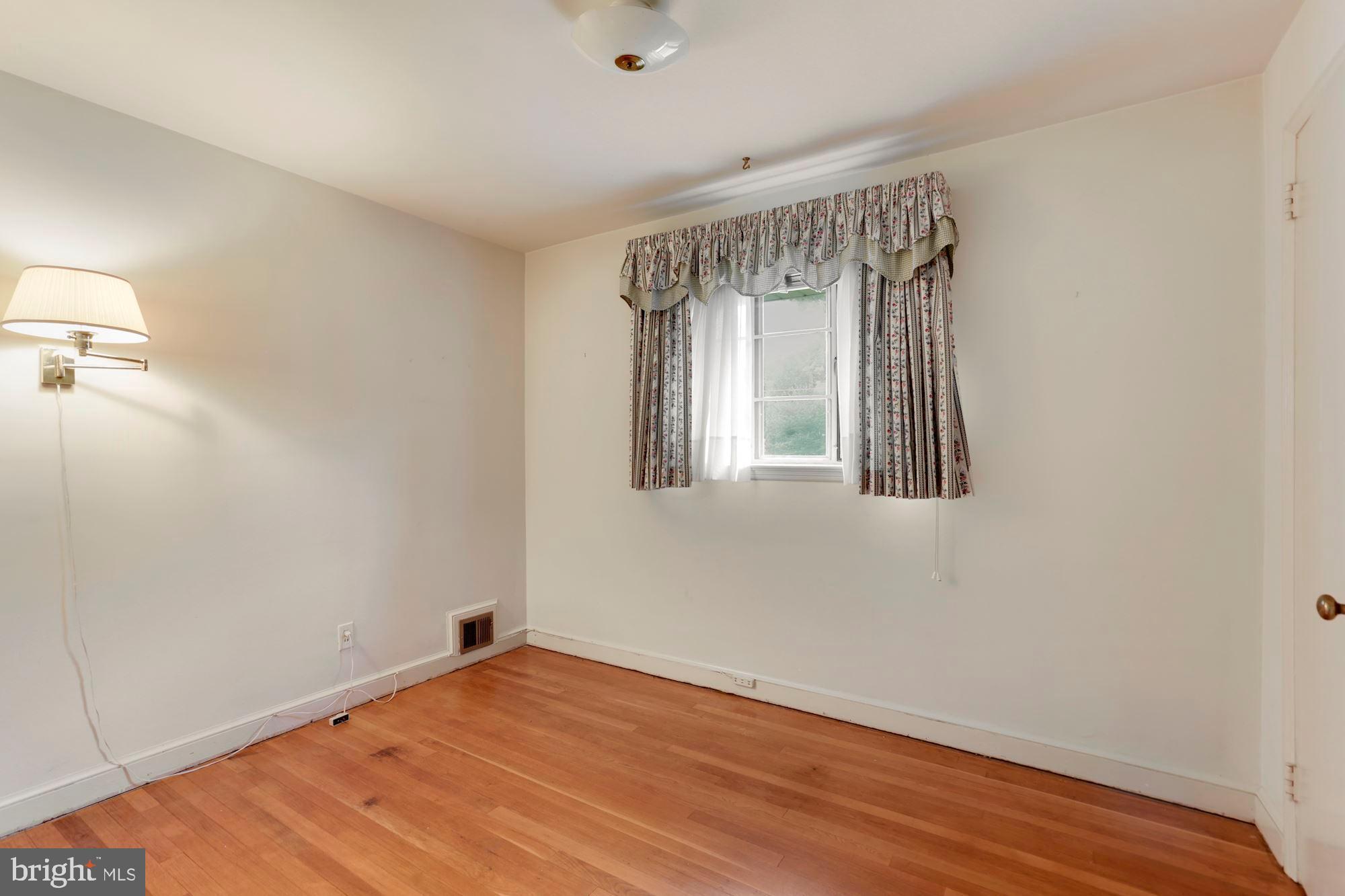 BROYHILL CREST - Residential