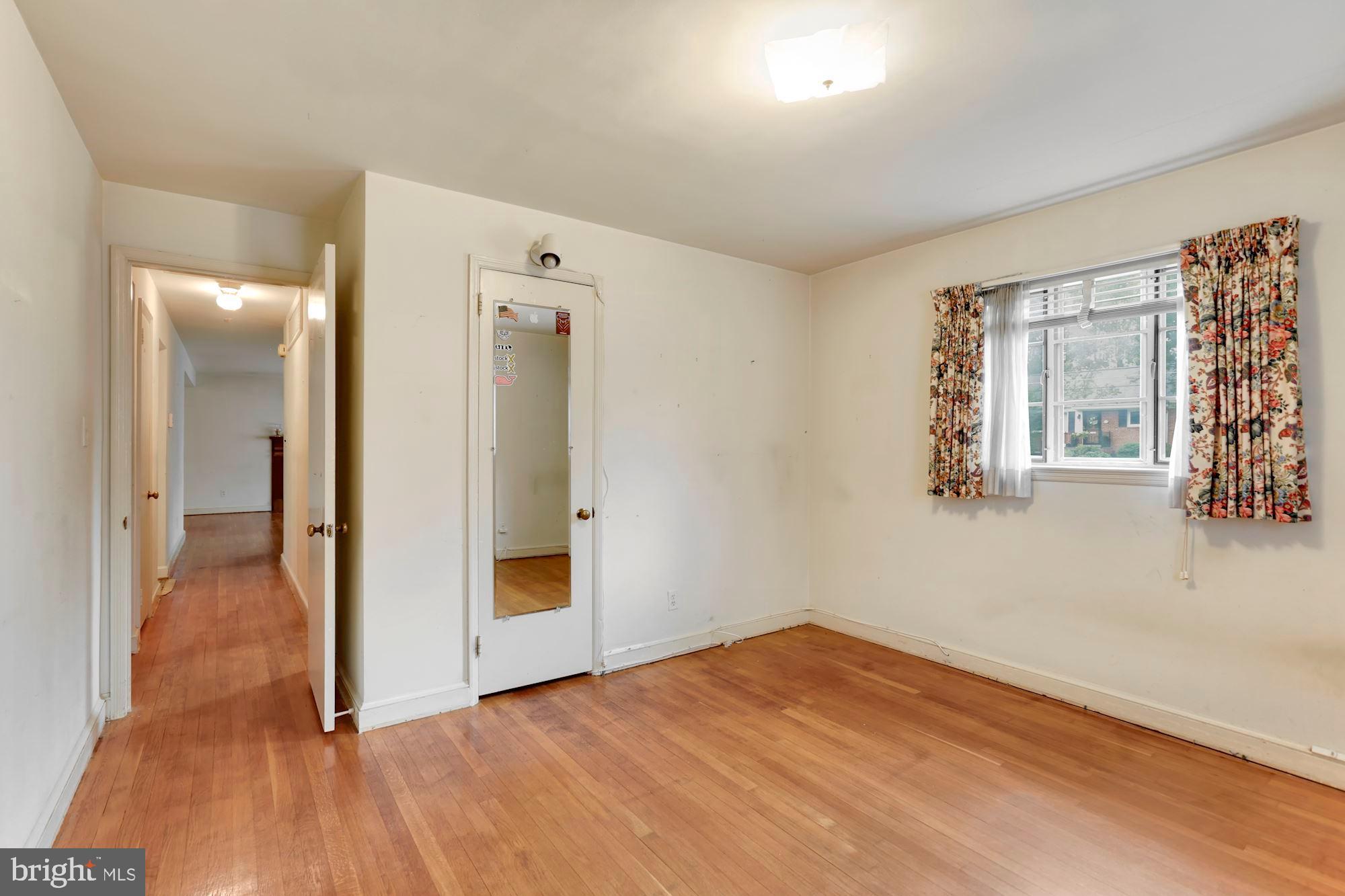 BROYHILL CREST - Residential