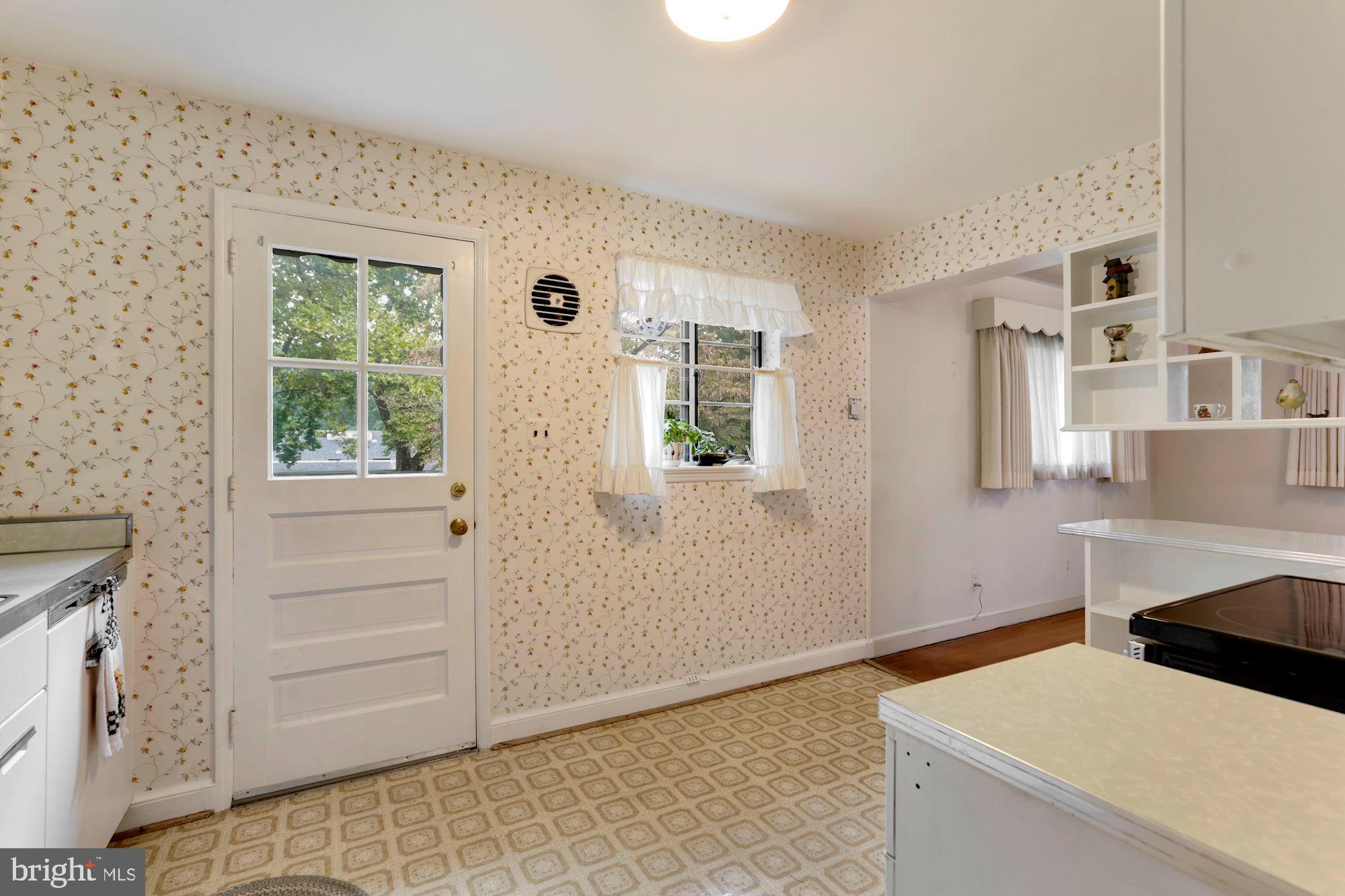 BROYHILL CREST - Residential