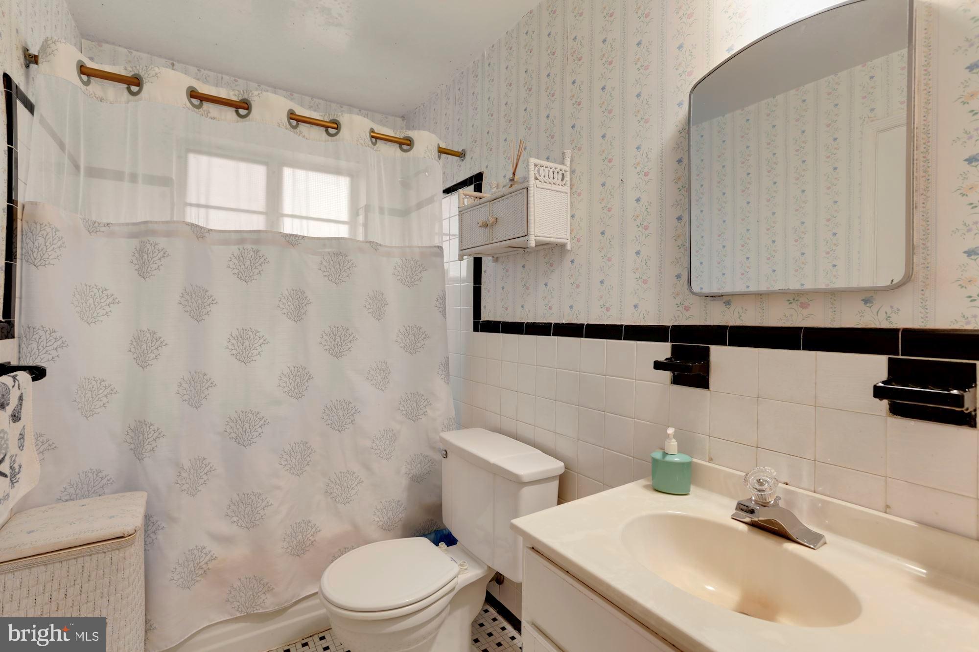 BROYHILL CREST - Residential