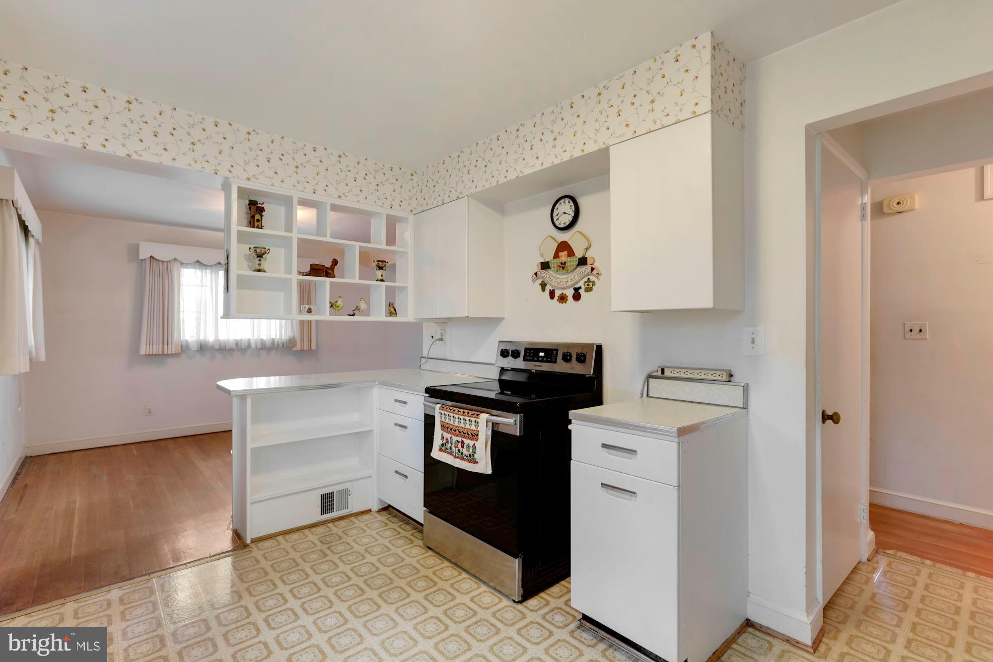 BROYHILL CREST - Residential