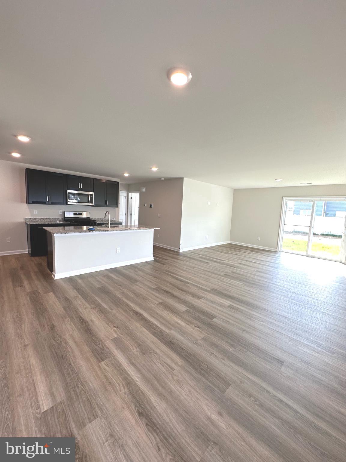 WEST WIND - Residential Lease