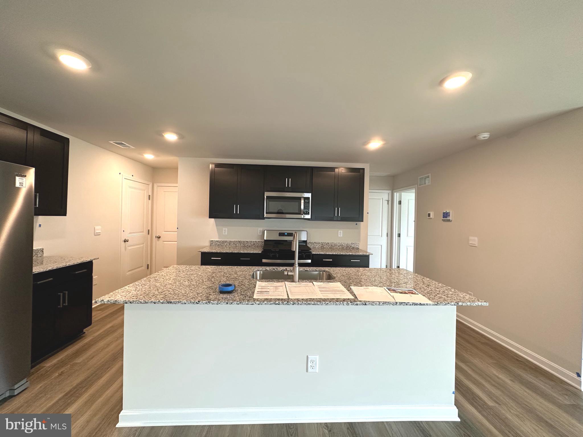 WEST WIND - Residential Lease