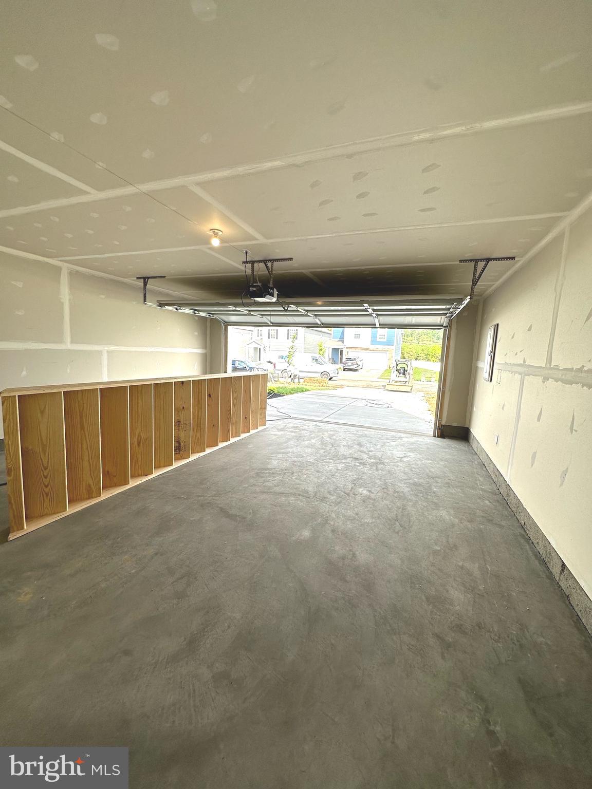 WEST WIND - Residential Lease