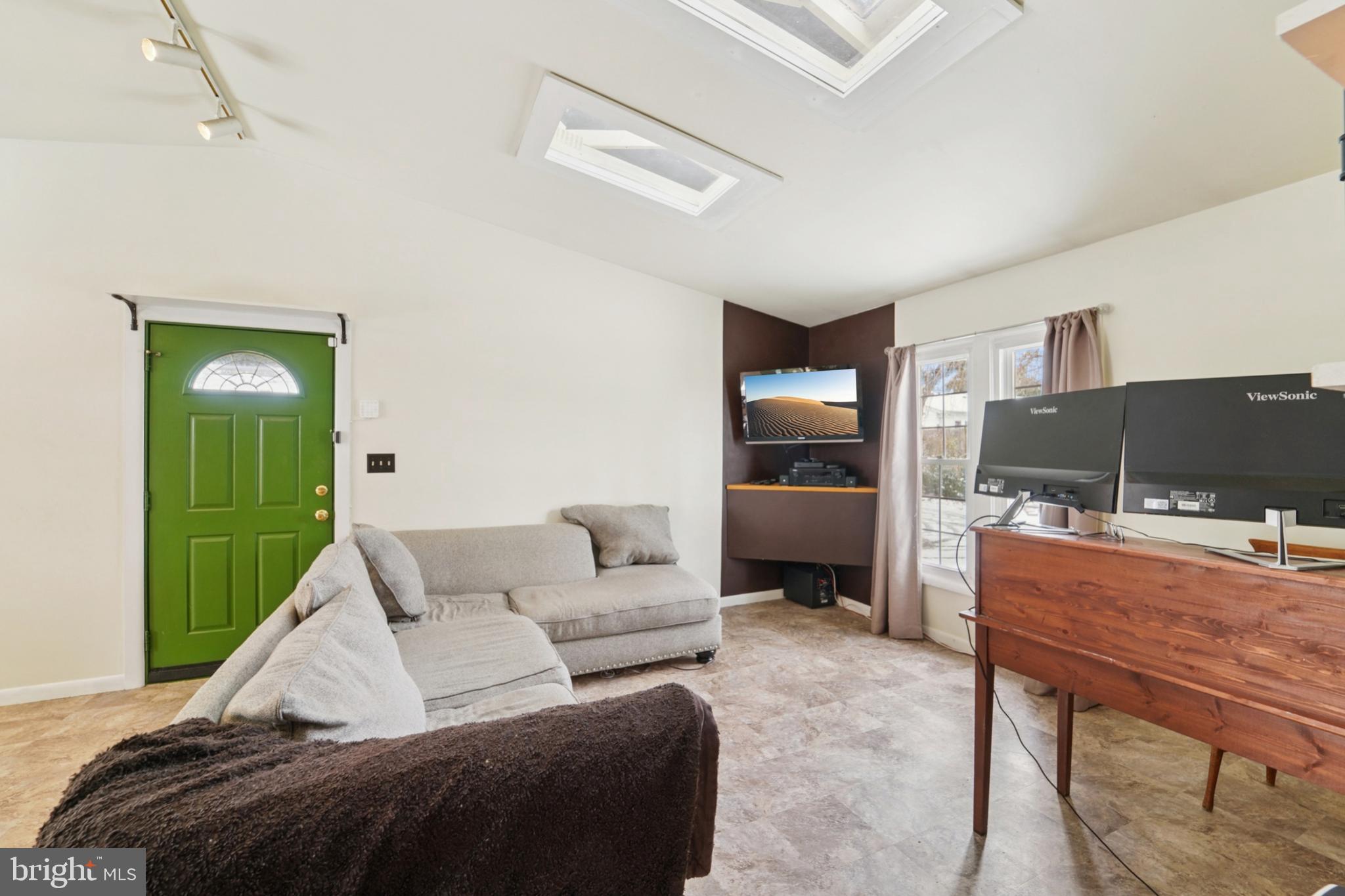 MINERAL SPRING VILLAGE - Residential