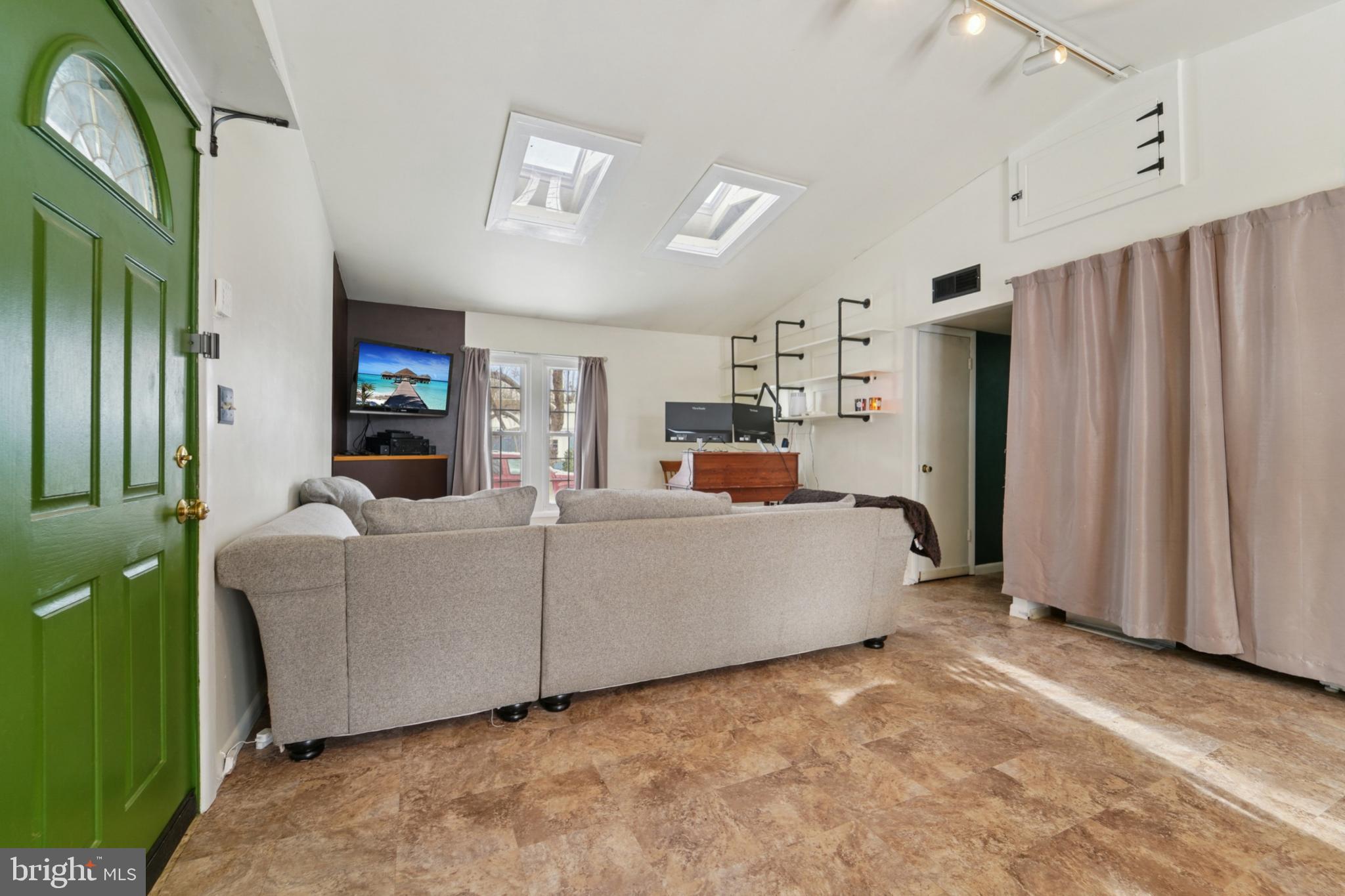 MINERAL SPRING VILLAGE - Residential