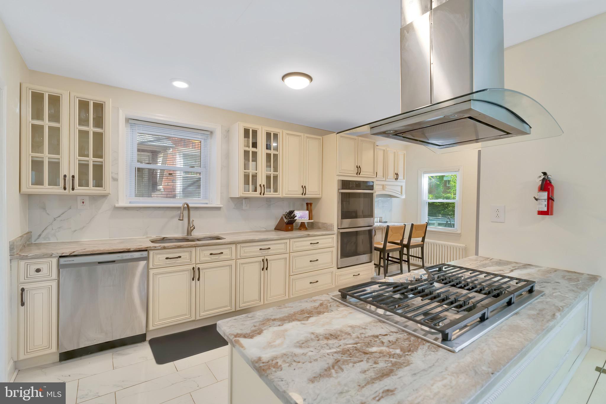 GREEN TREE - Residential