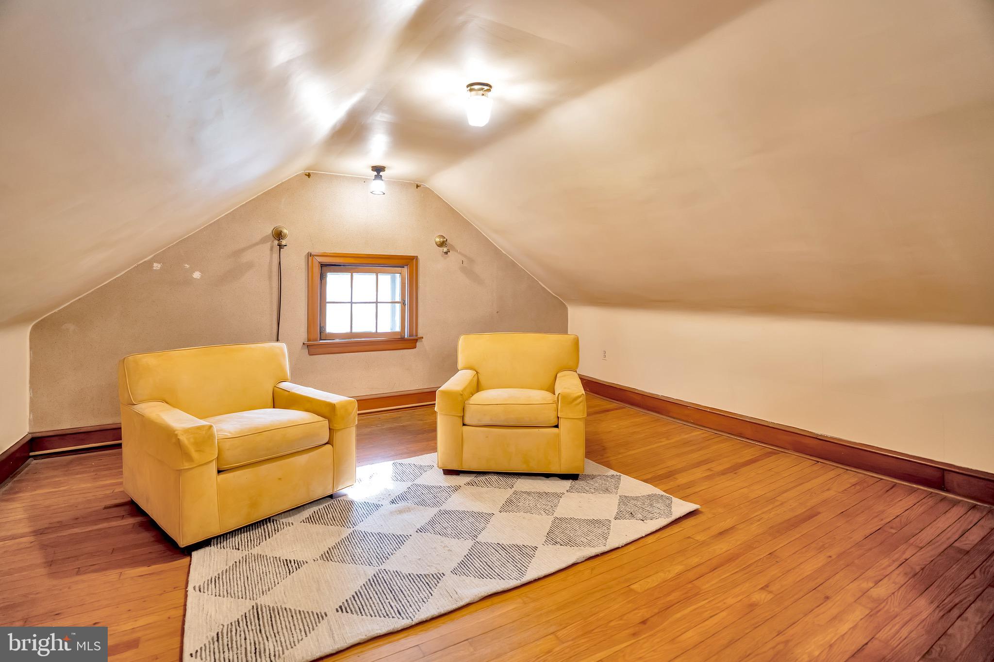 GREEN TREE - Residential