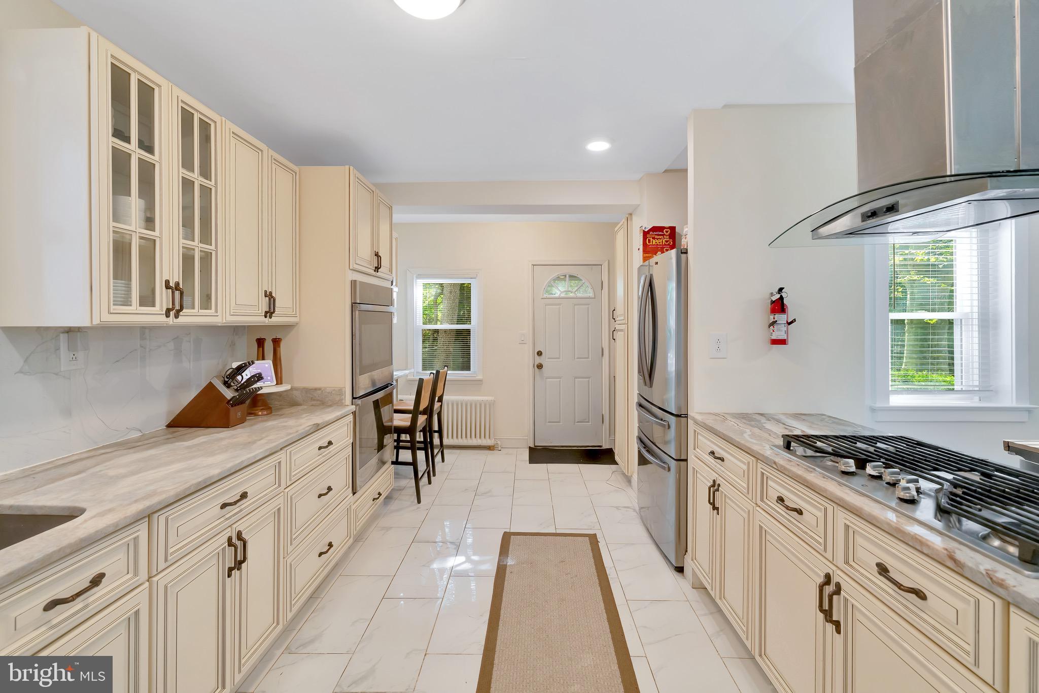 GREEN TREE - Residential