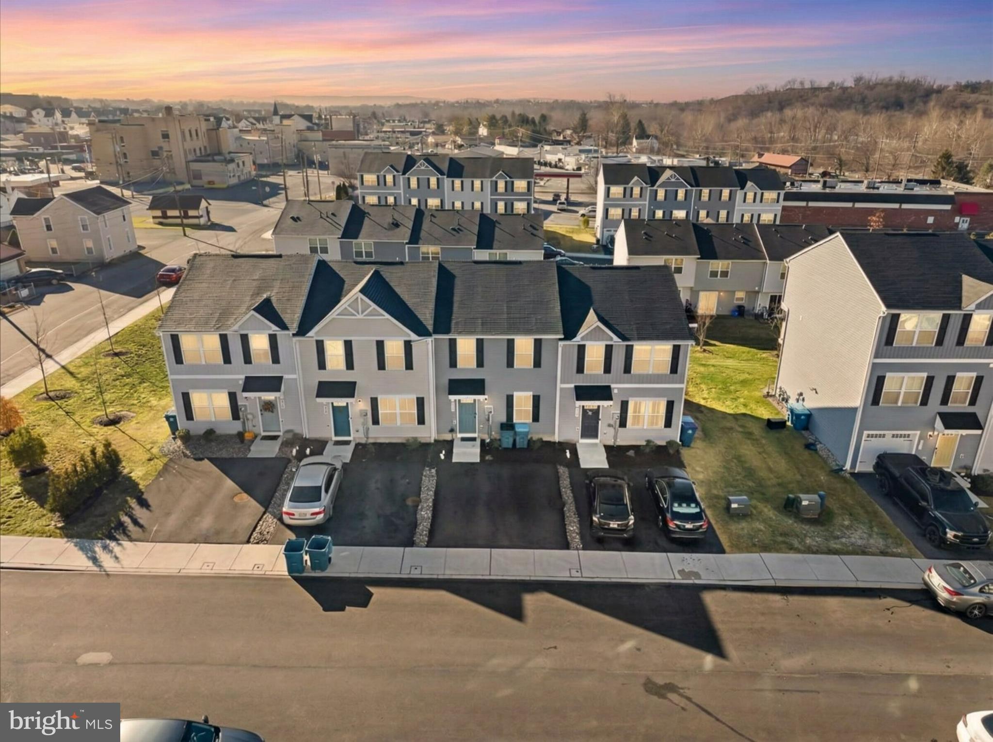 NORTHAMPTON CROSS - Residential