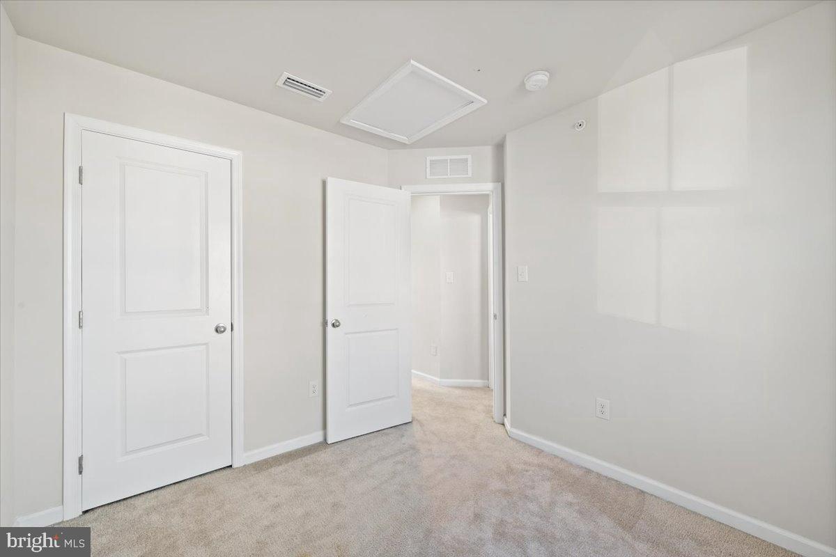 NORTHAMPTON CROSS - Residential